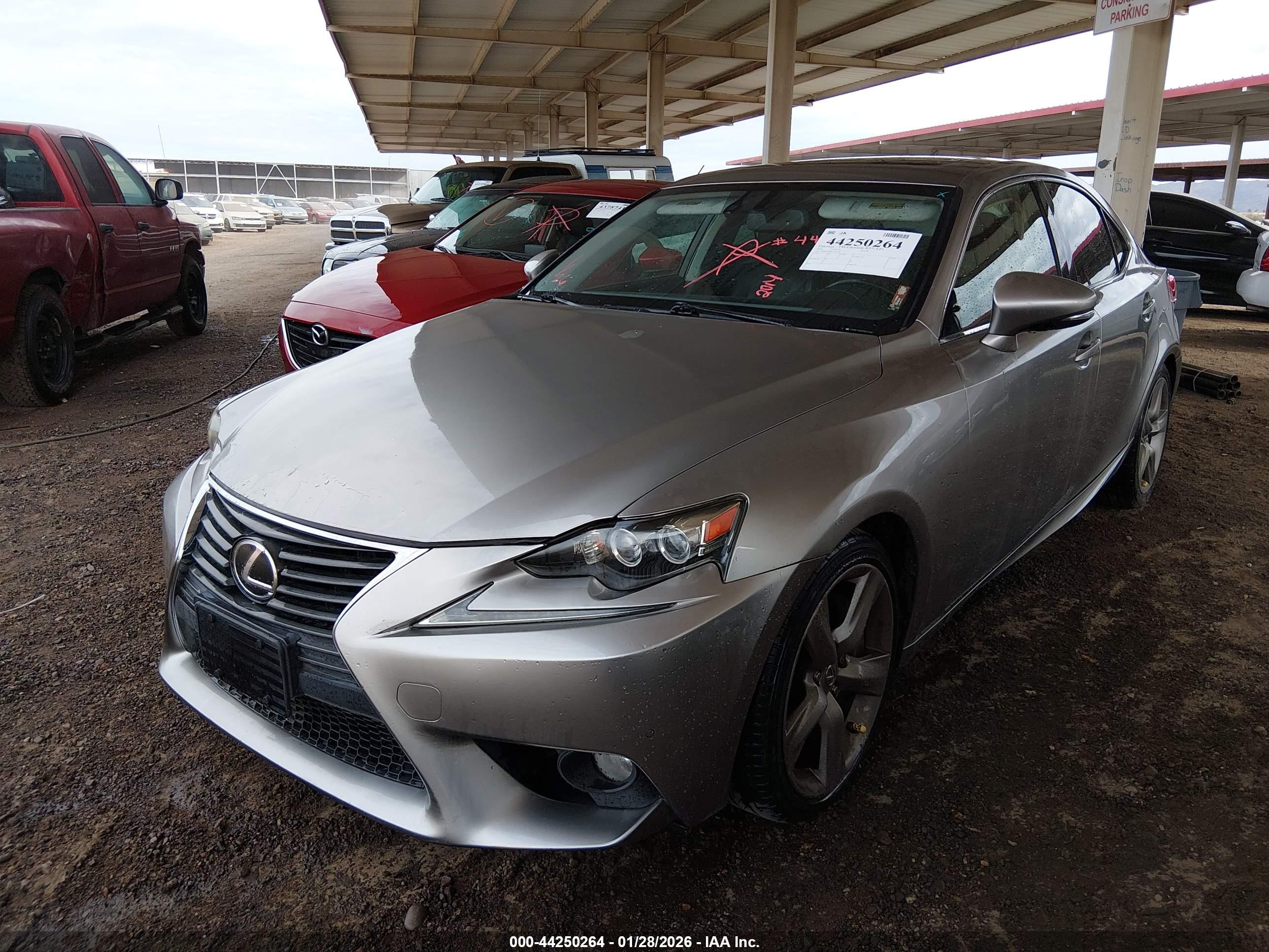 LEXUS IS image 2