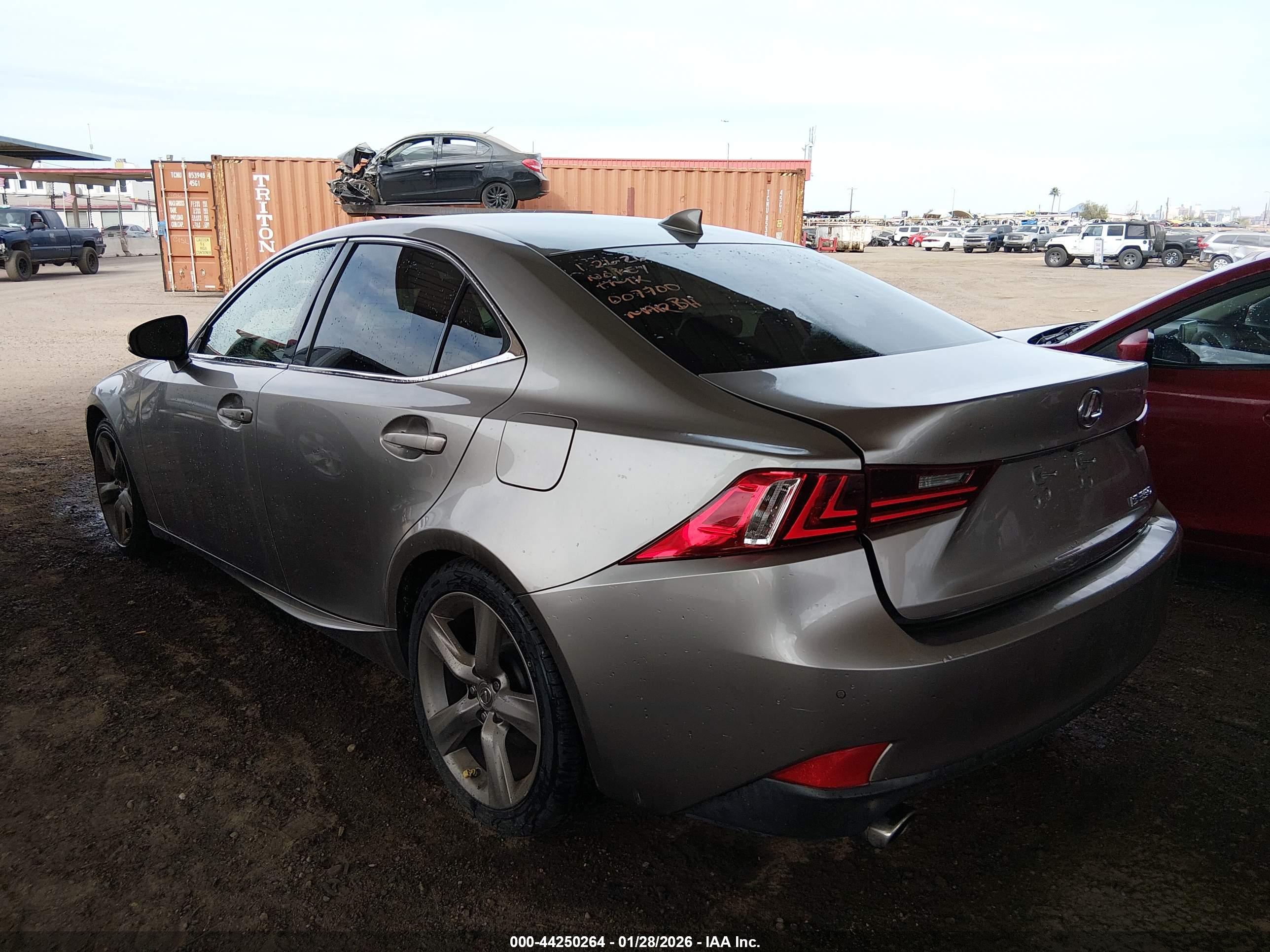 LEXUS IS image 3