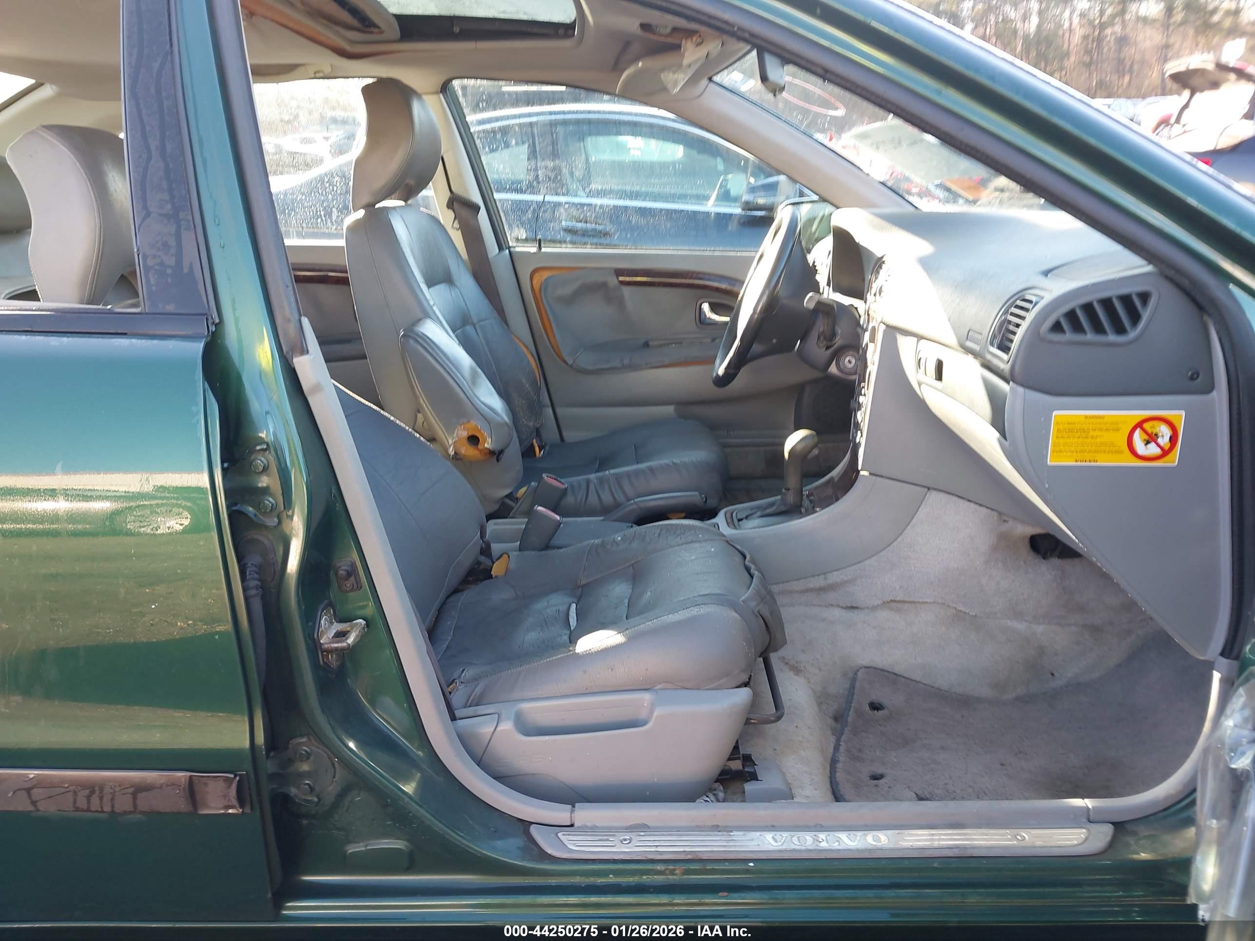VOLVO S40 image 5