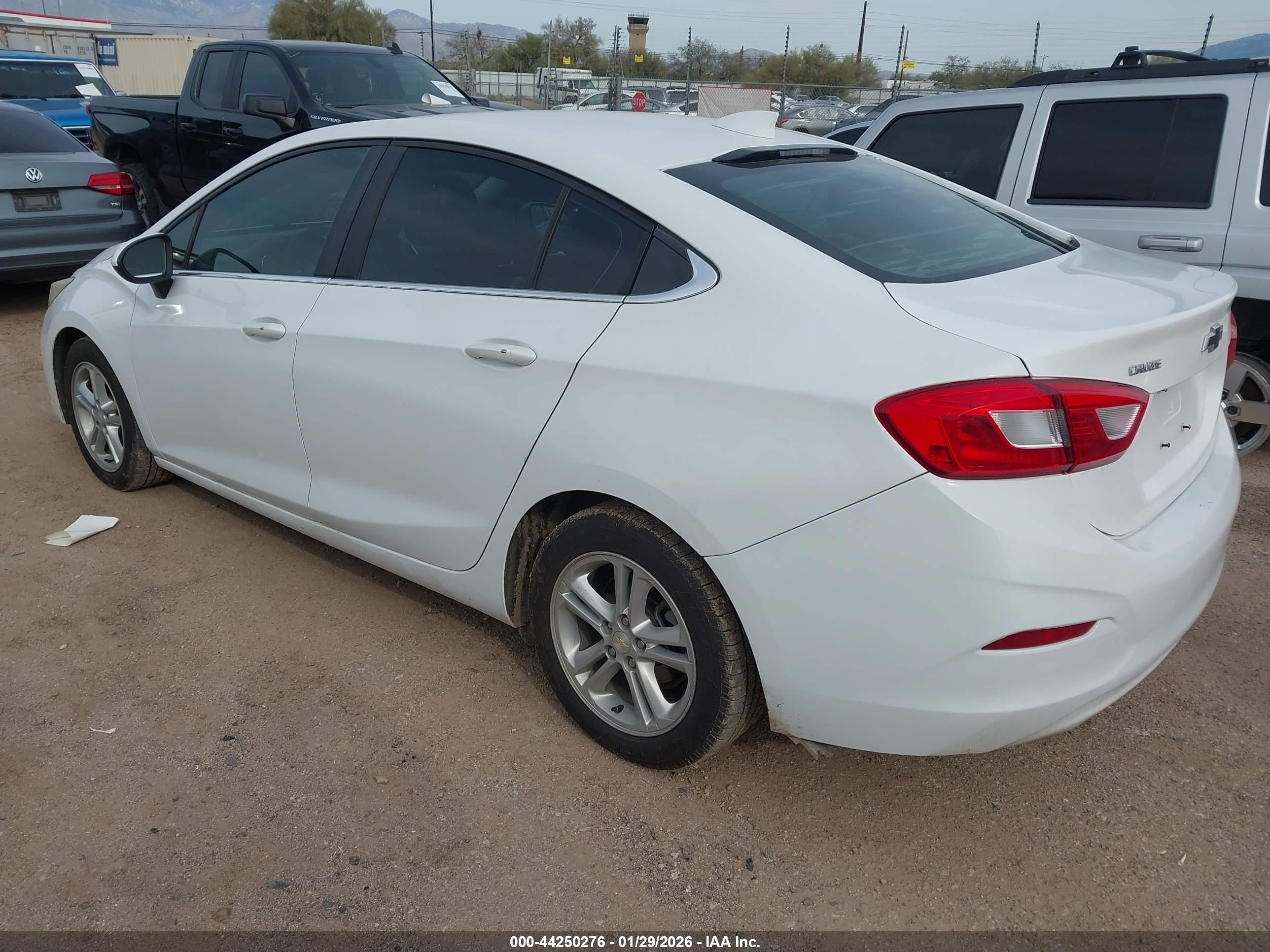CHEVROLET CRUZE image 3