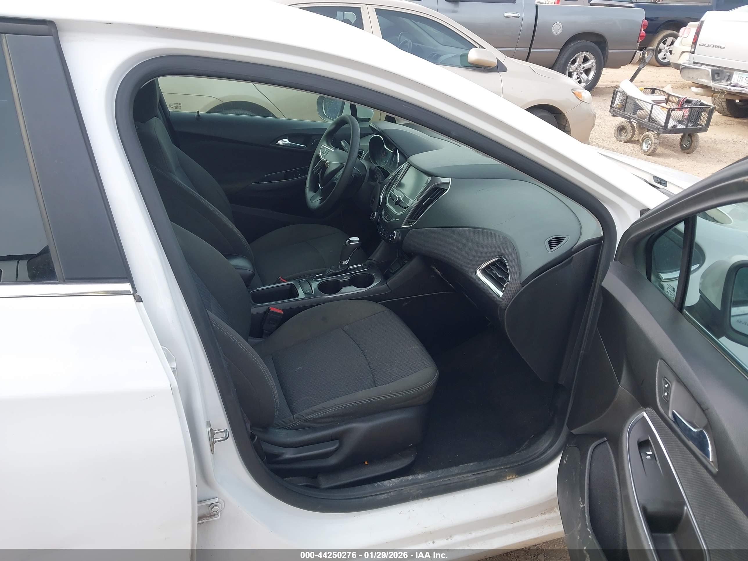 CHEVROLET CRUZE image 5