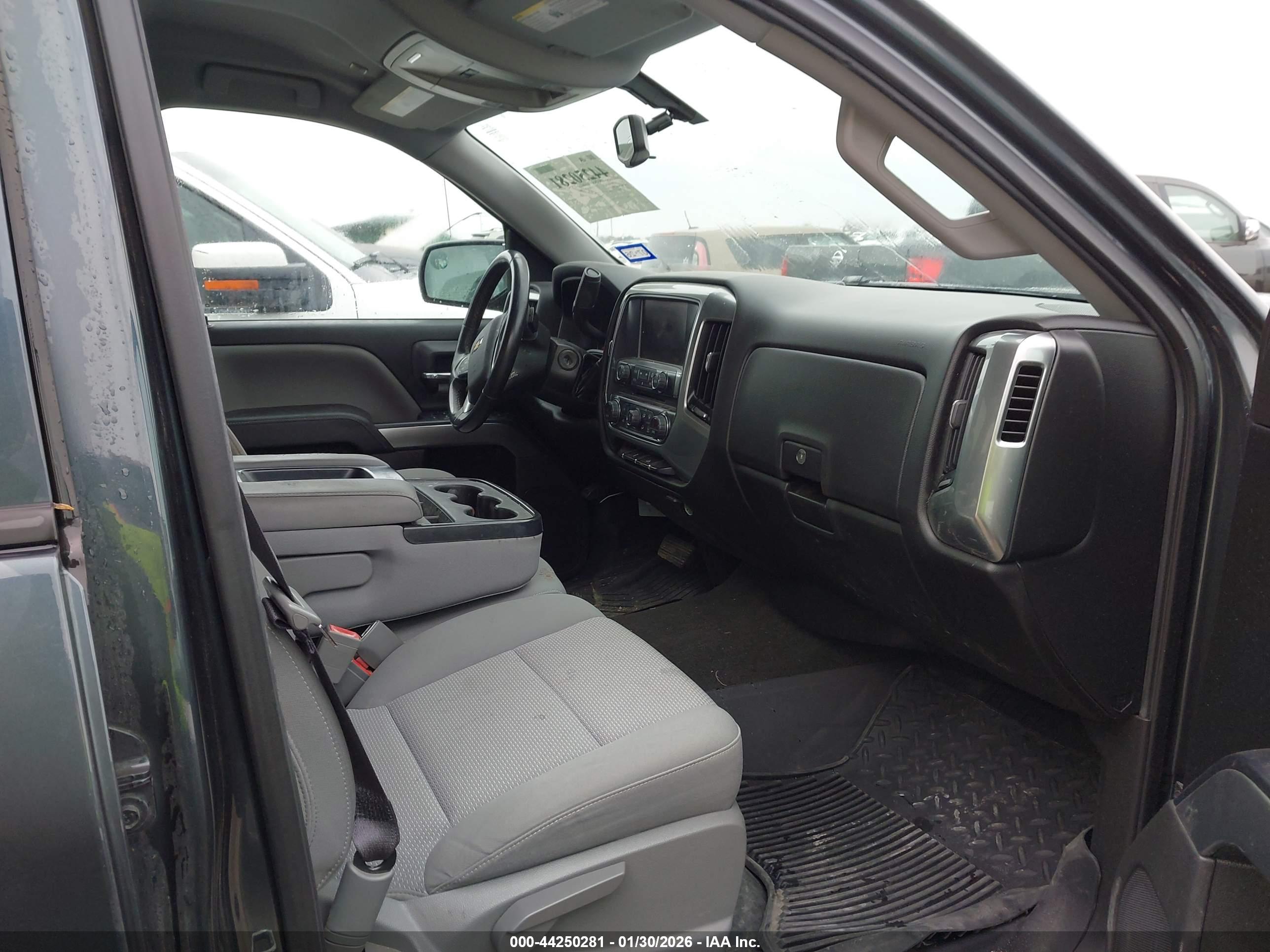CHEVROLET SILVERADO image 5