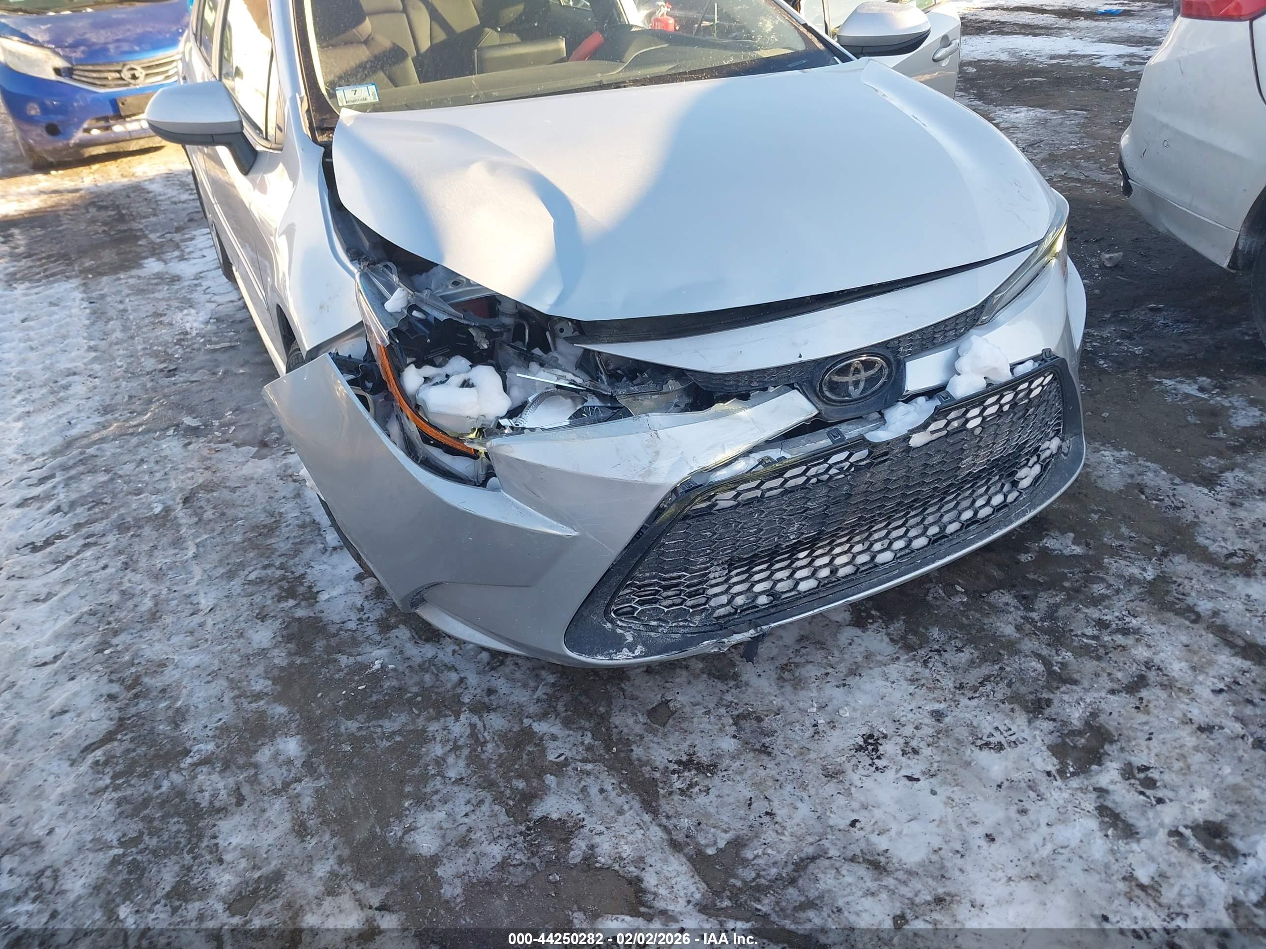 TOYOTA COROLLA image 6