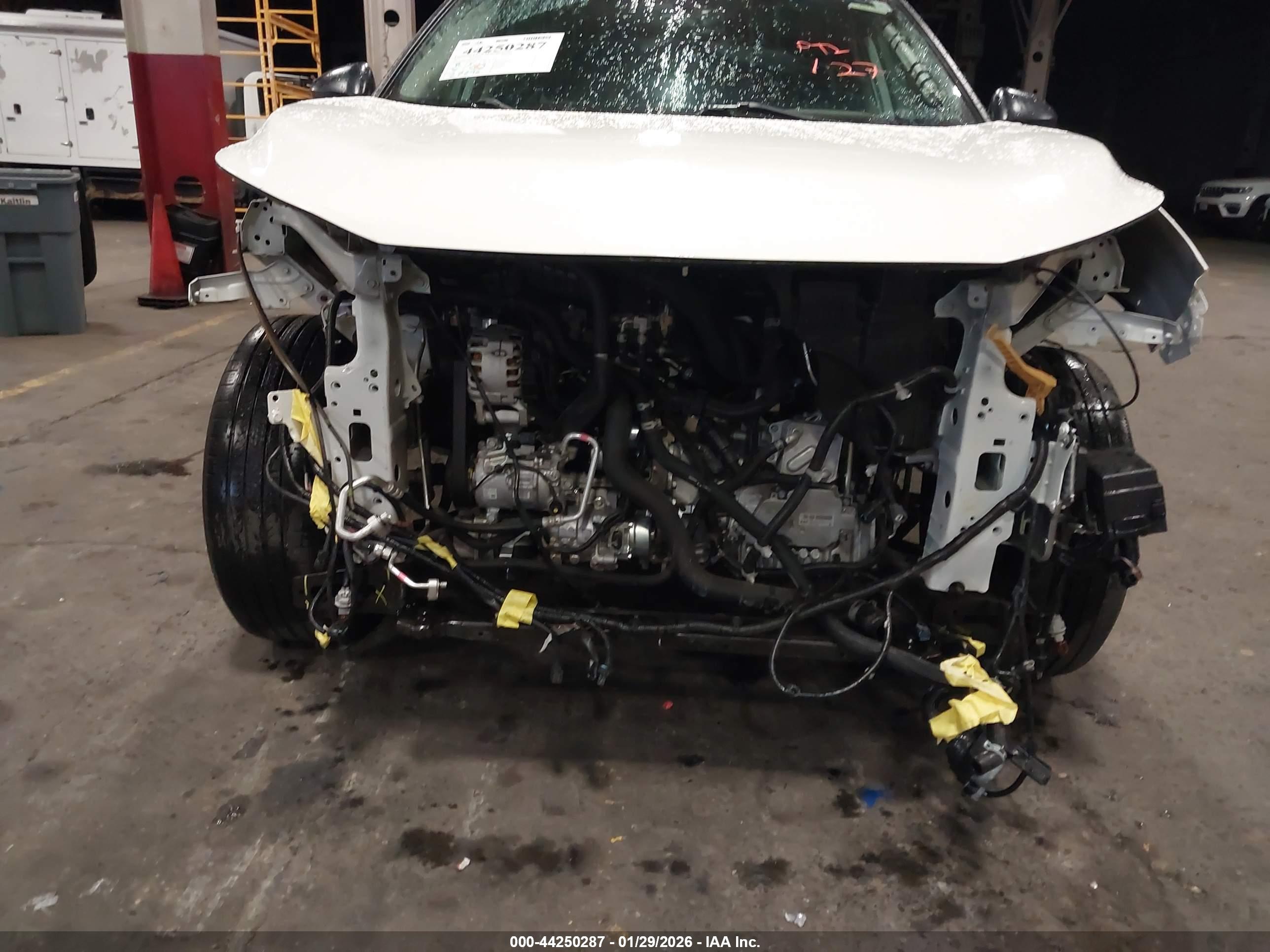 NISSAN ROGUE image 6