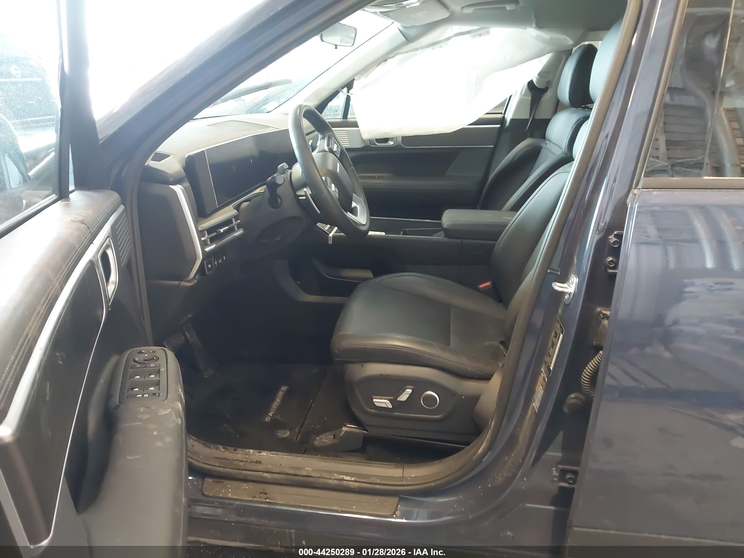 HYUNDAI SANTA image 5