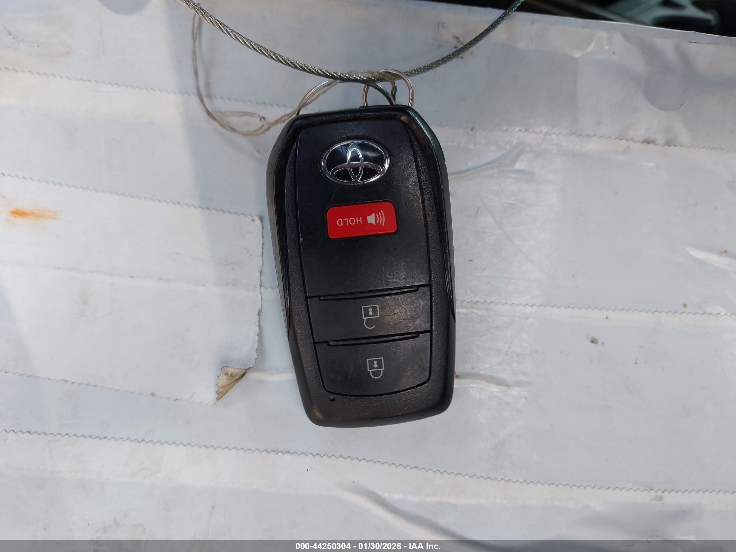 TOYOTA PRIUS image 11
