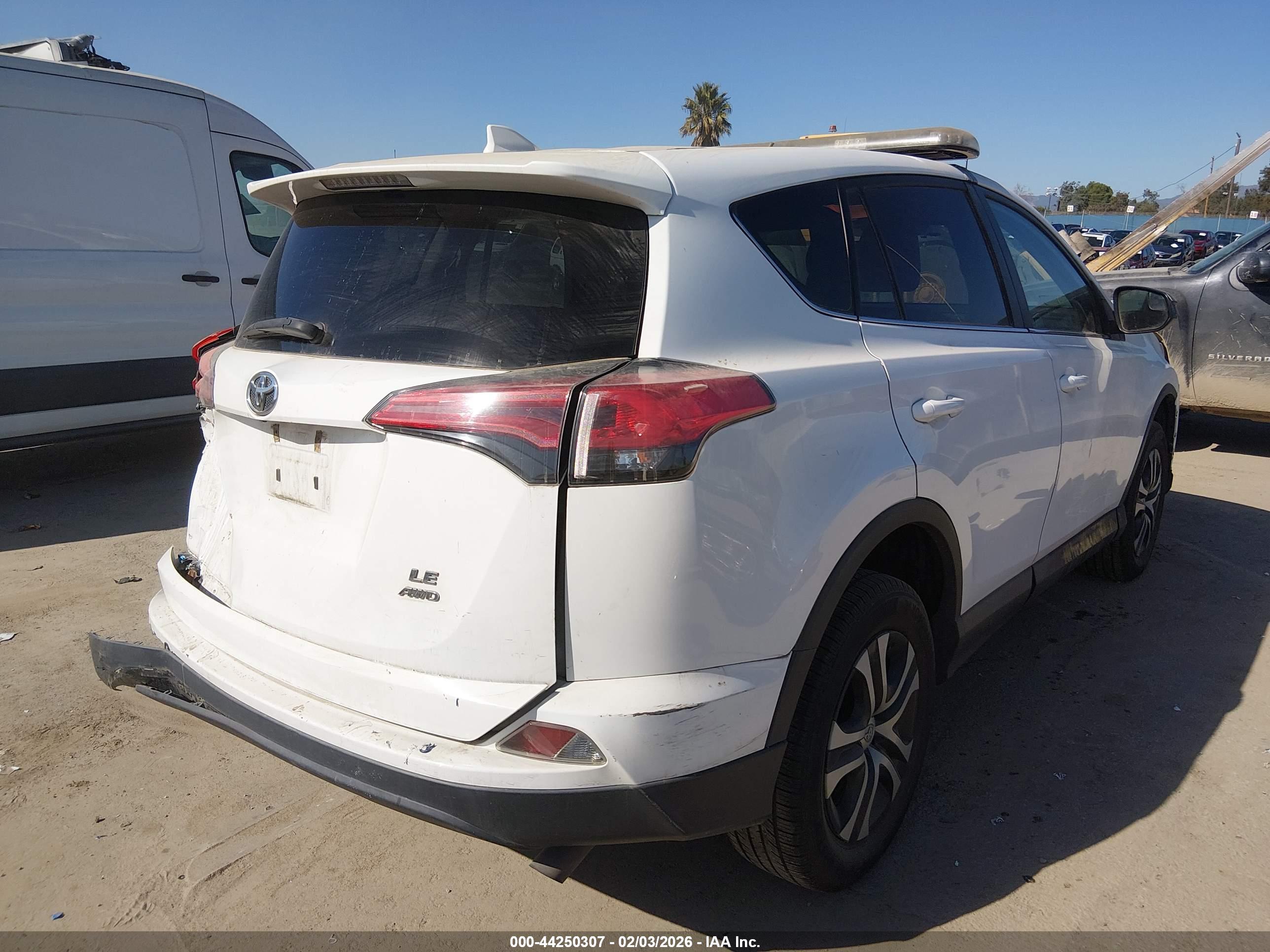 TOYOTA RAV4 image 4