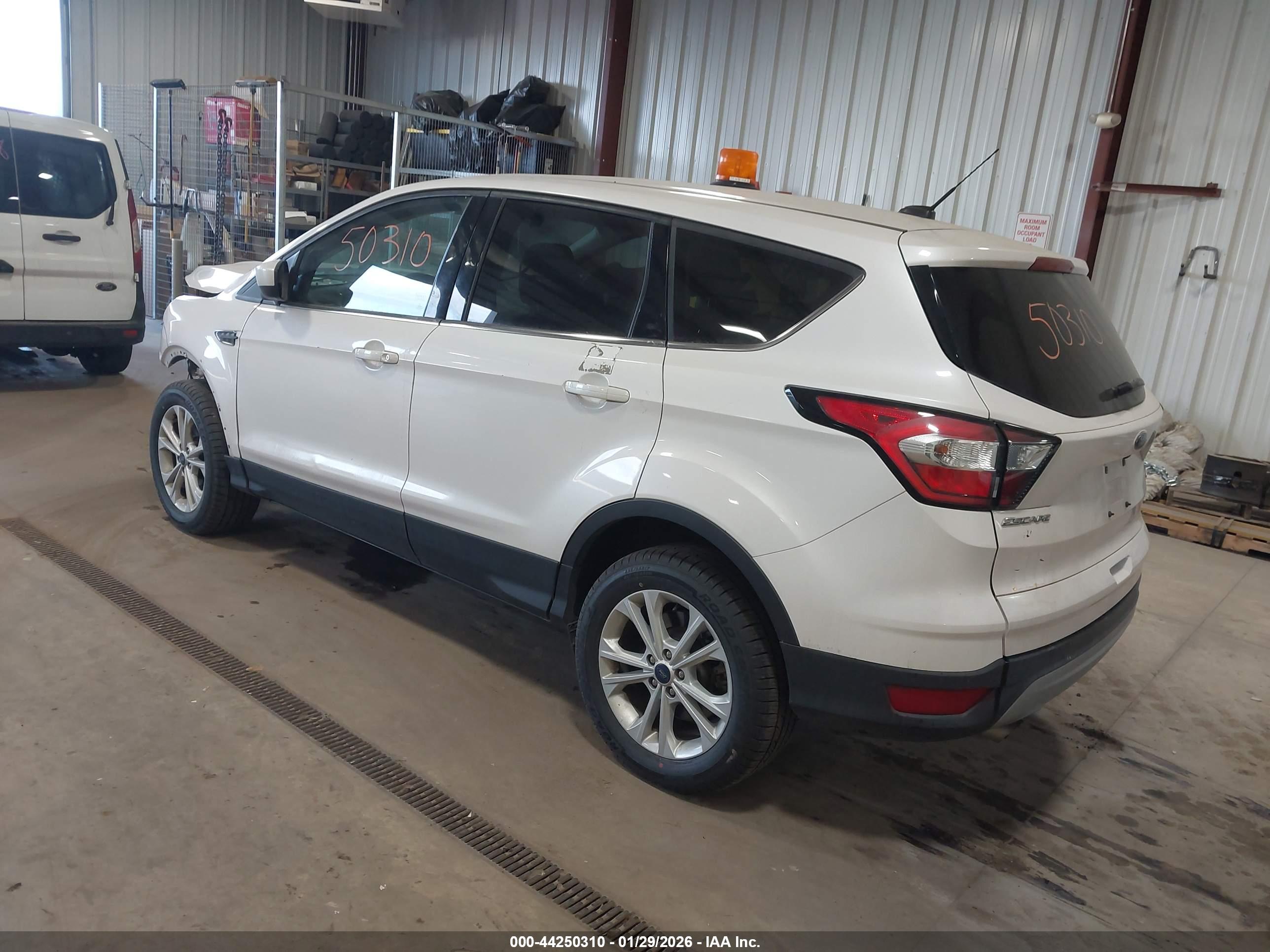 FORD ESCAPE image 3