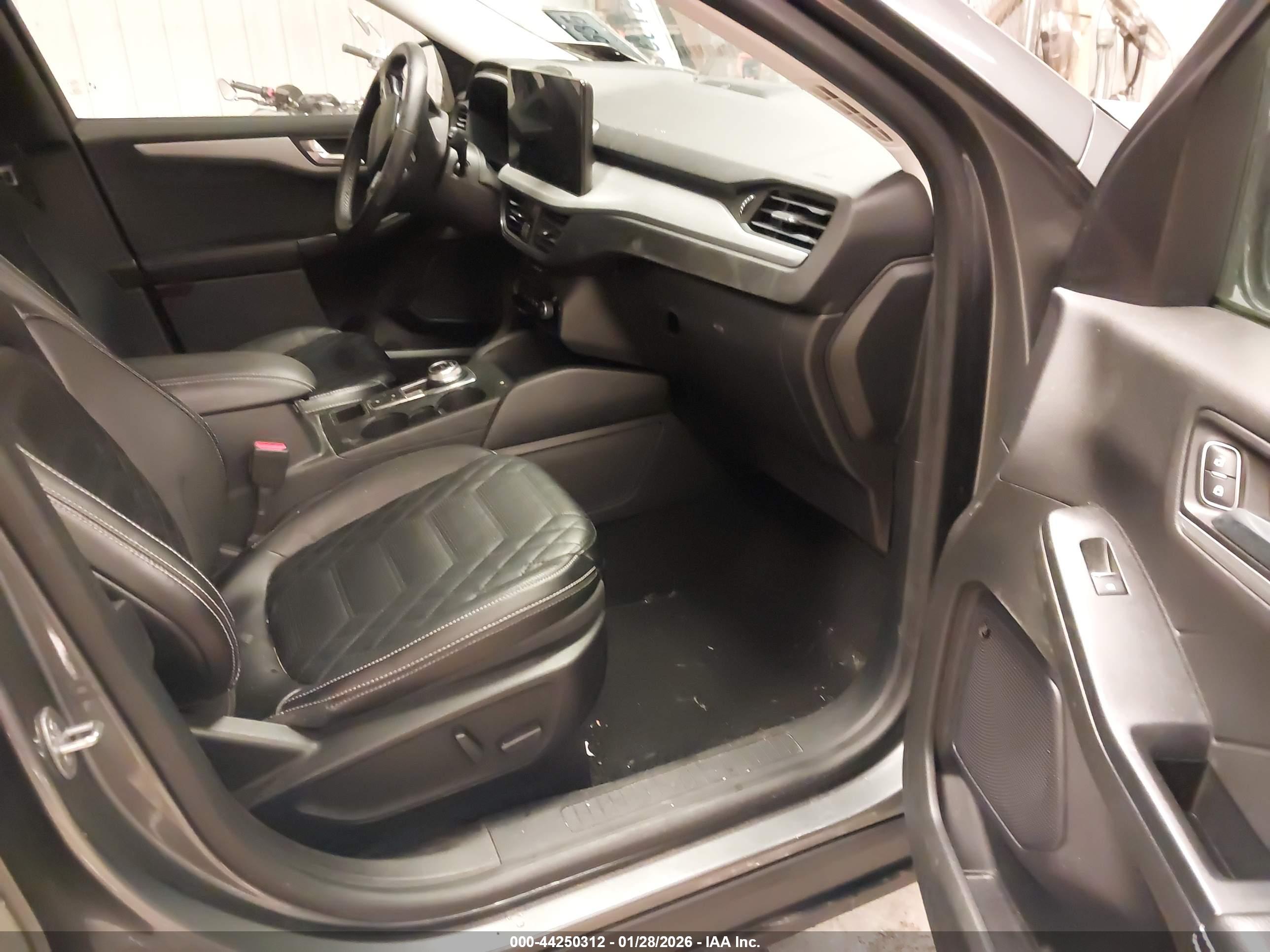 FORD ESCAPE image 5
