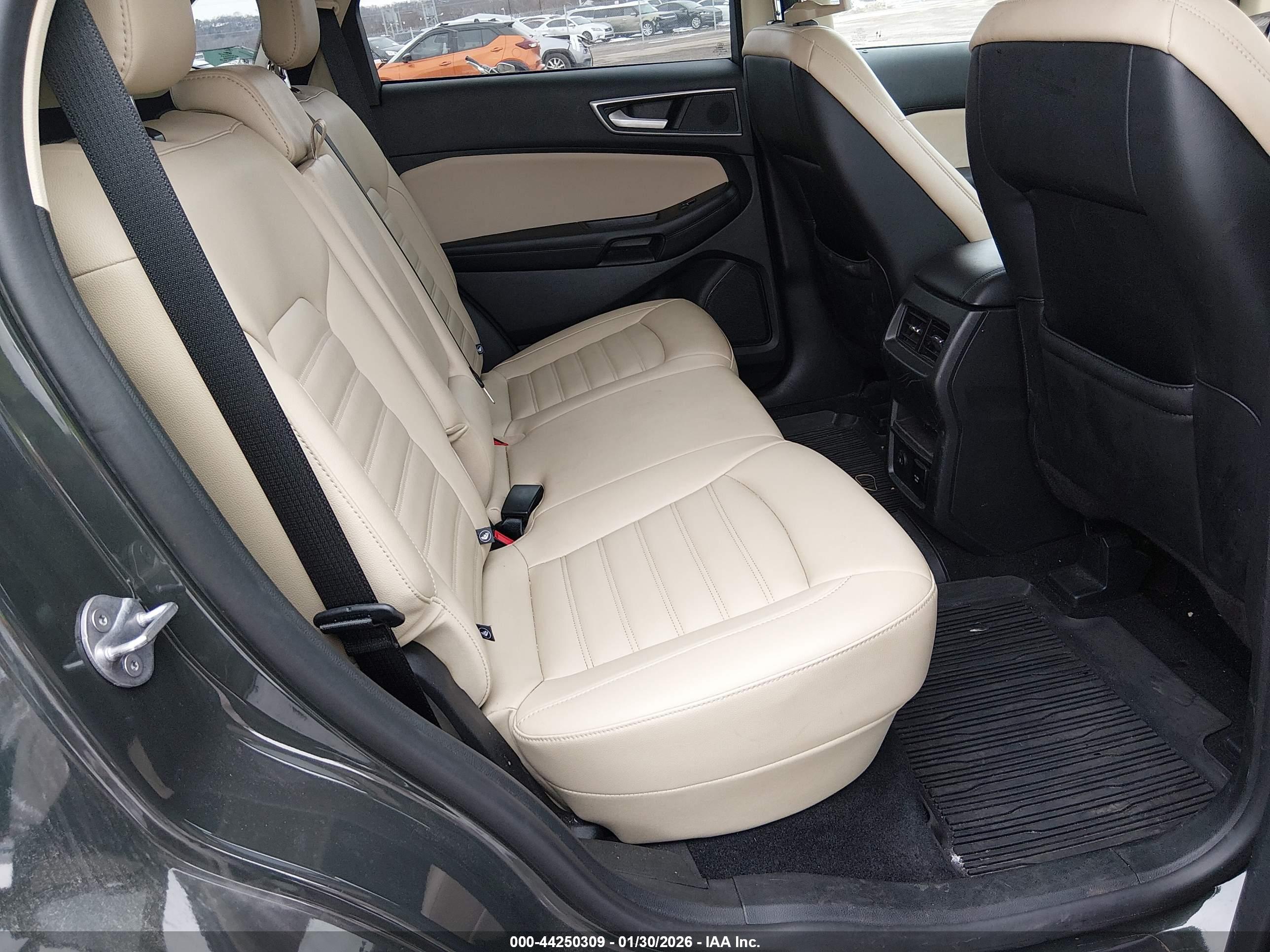 FORD EDGE image 8