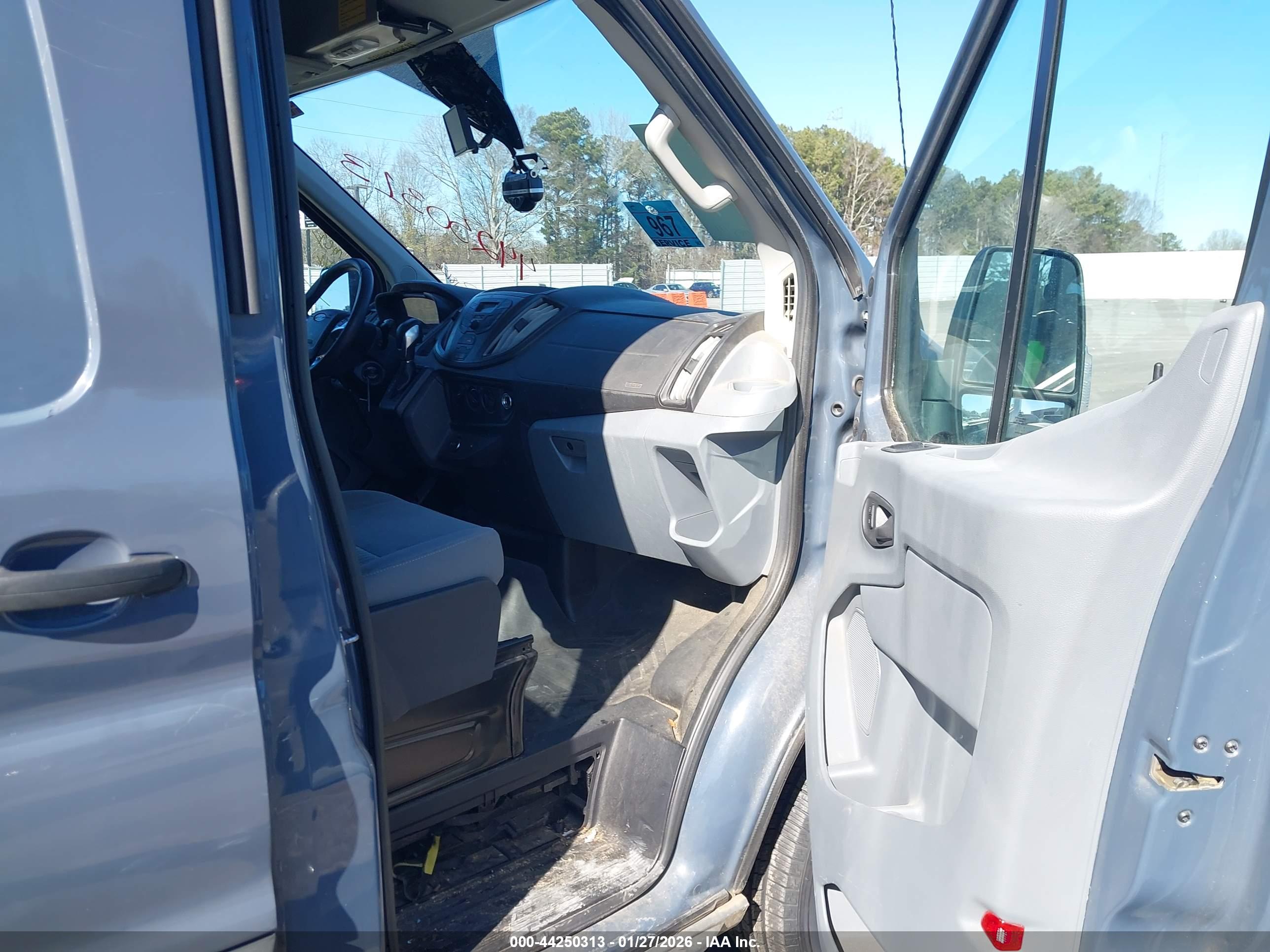 FORD TRANSIT-250 image 5