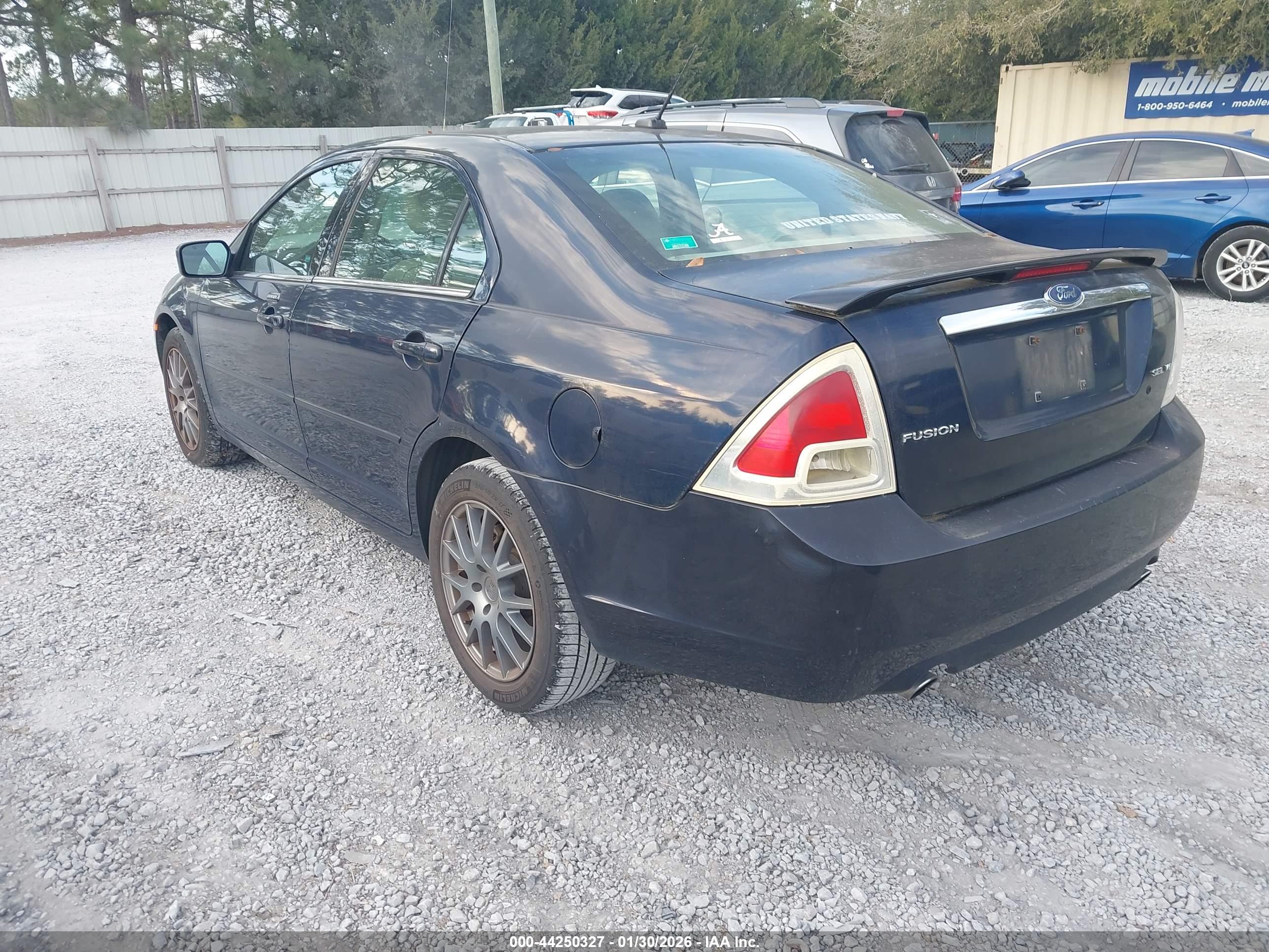 FORD FUSION image 3
