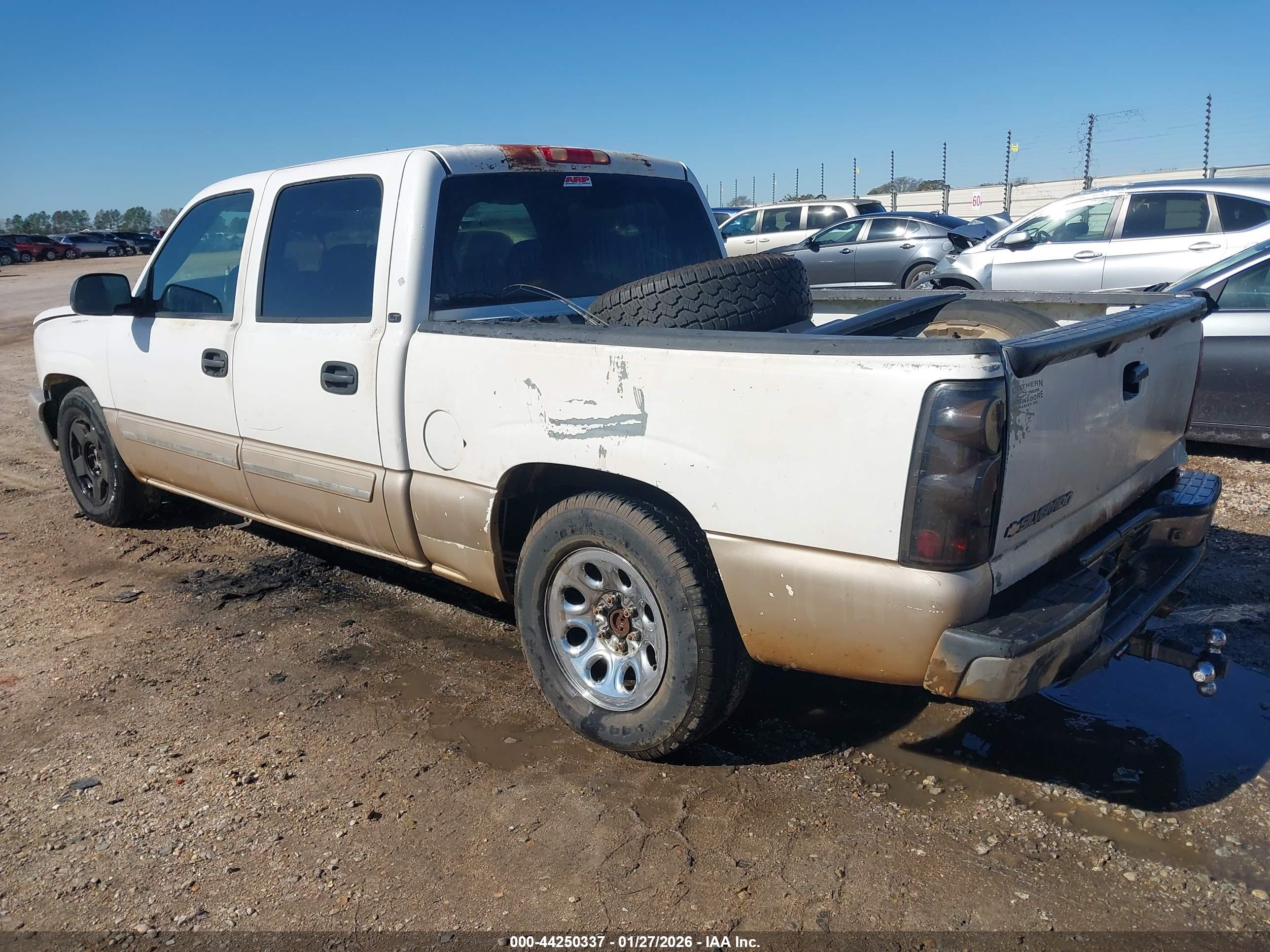 CHEVROLET SILVERADO image 3