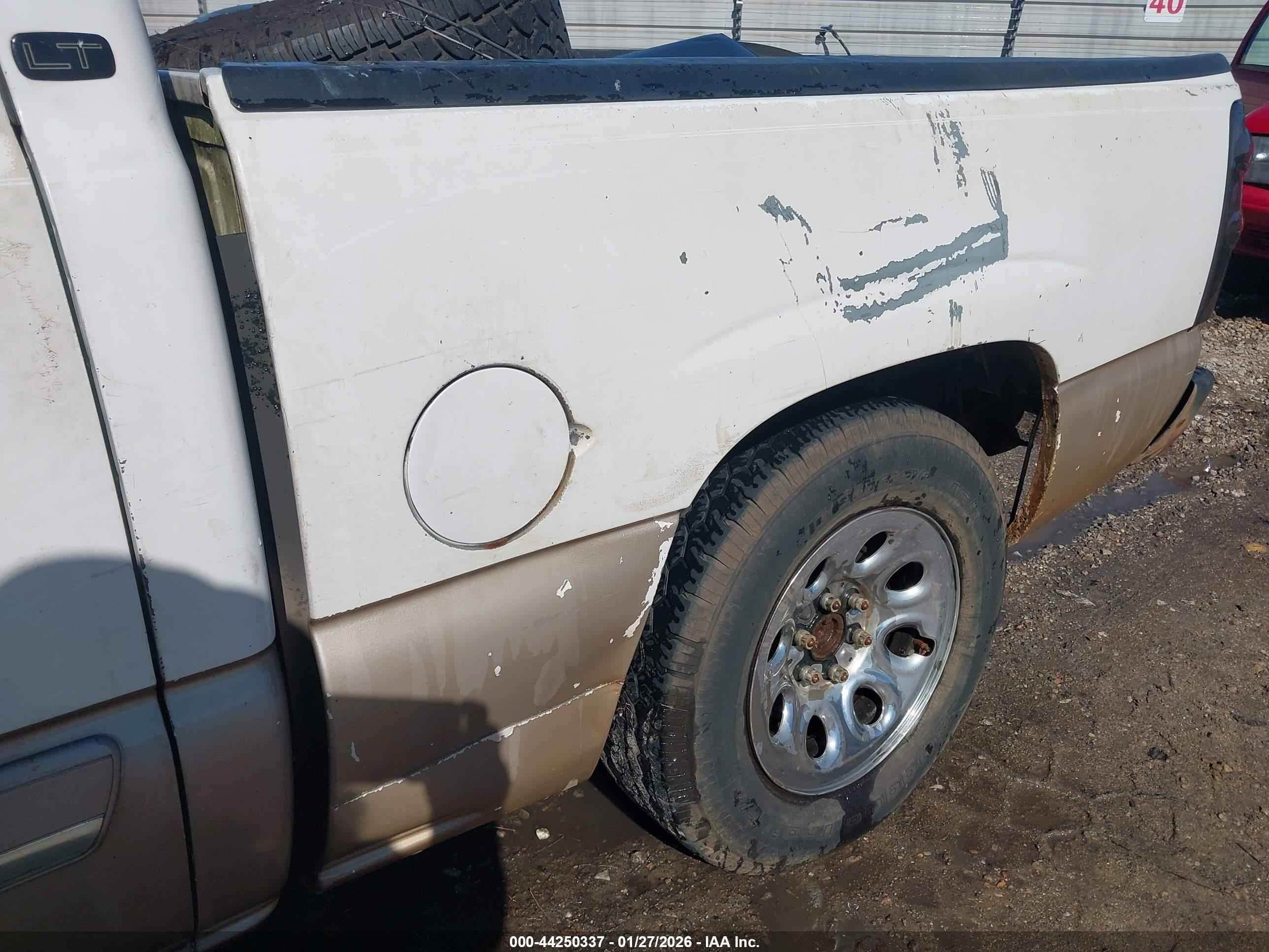 CHEVROLET SILVERADO image 6