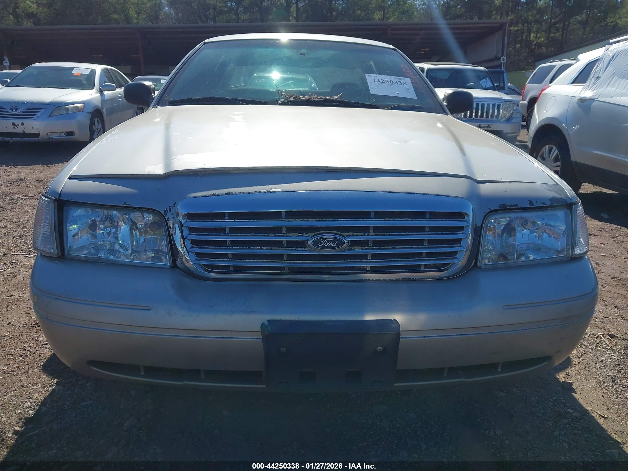 FORD CROWN image 6