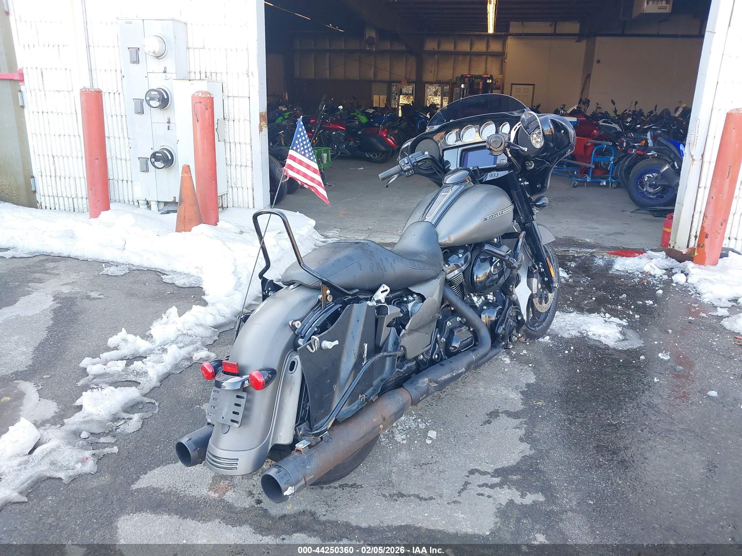 HARLEY-DAVIDSON FLHXS image 4