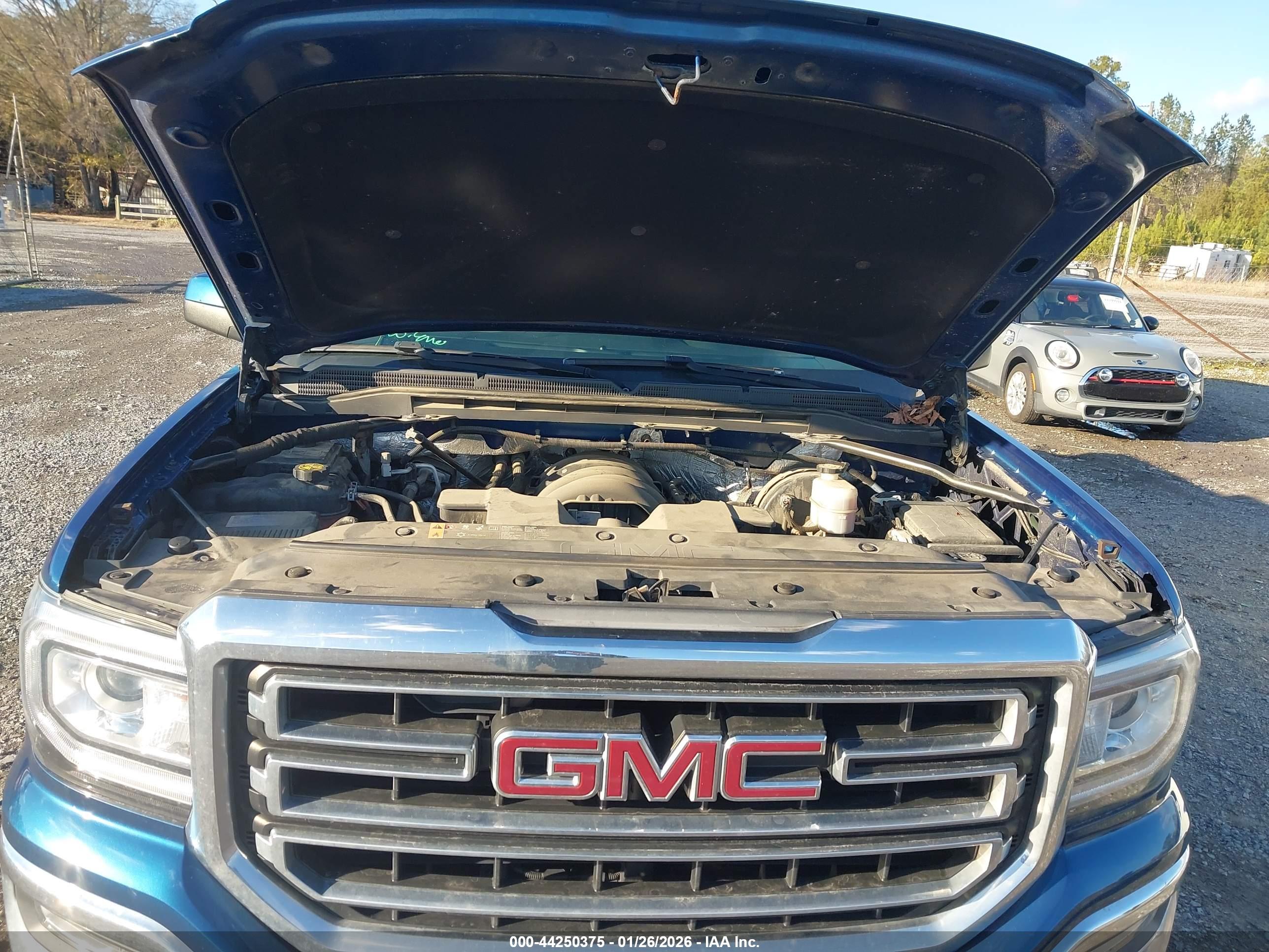 GMC SIERRA image 10