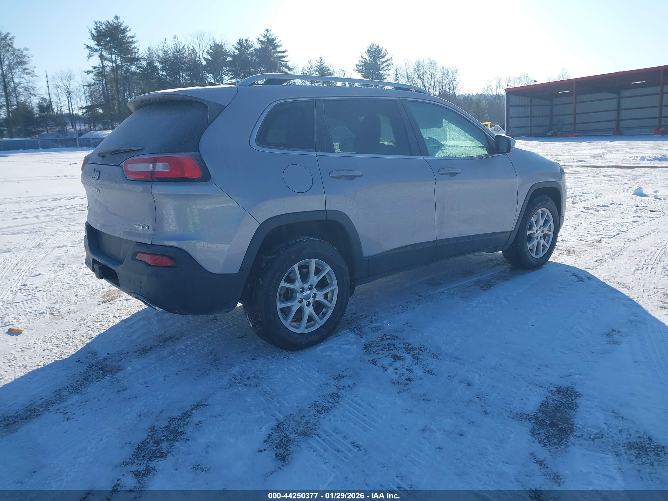JEEP CHEROKEE image 4
