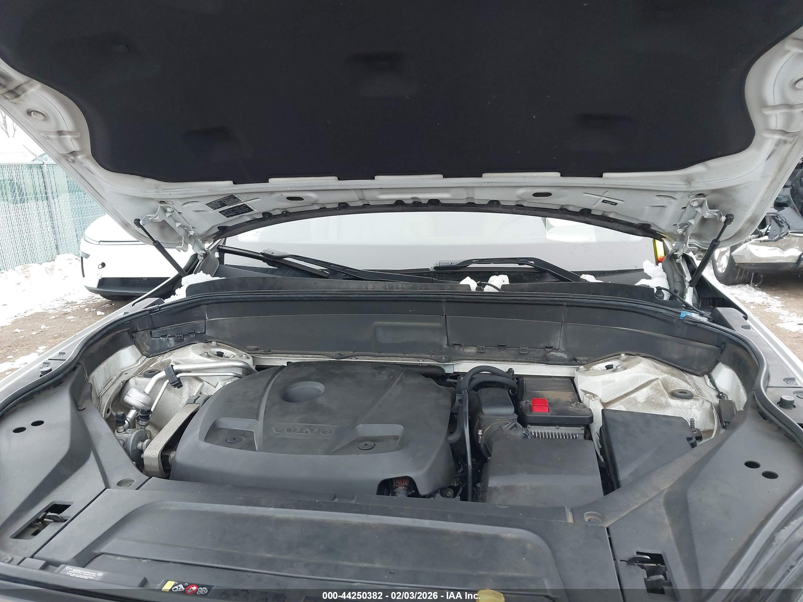 VOLVO XC90 image 10