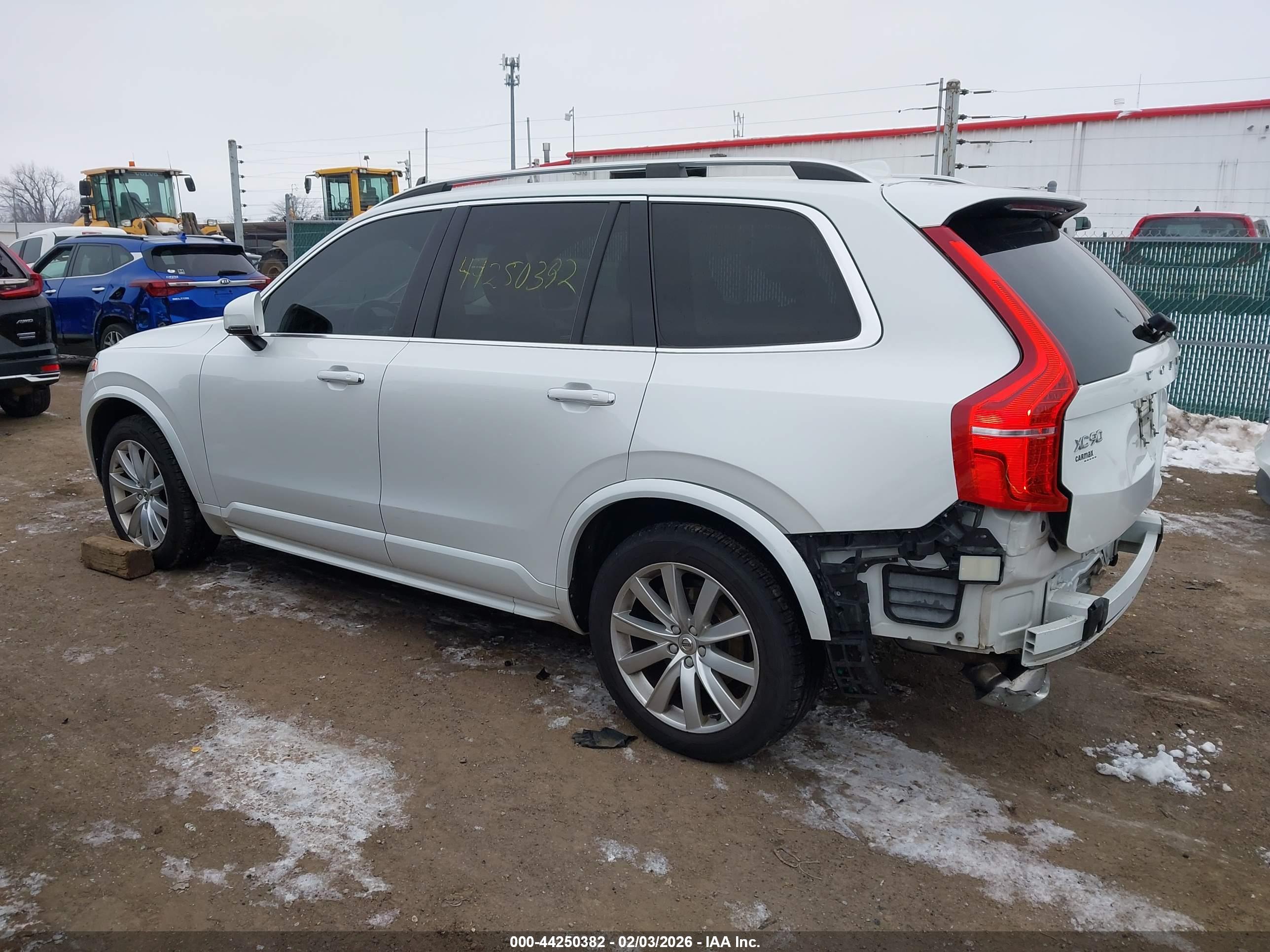 VOLVO XC90 image 3