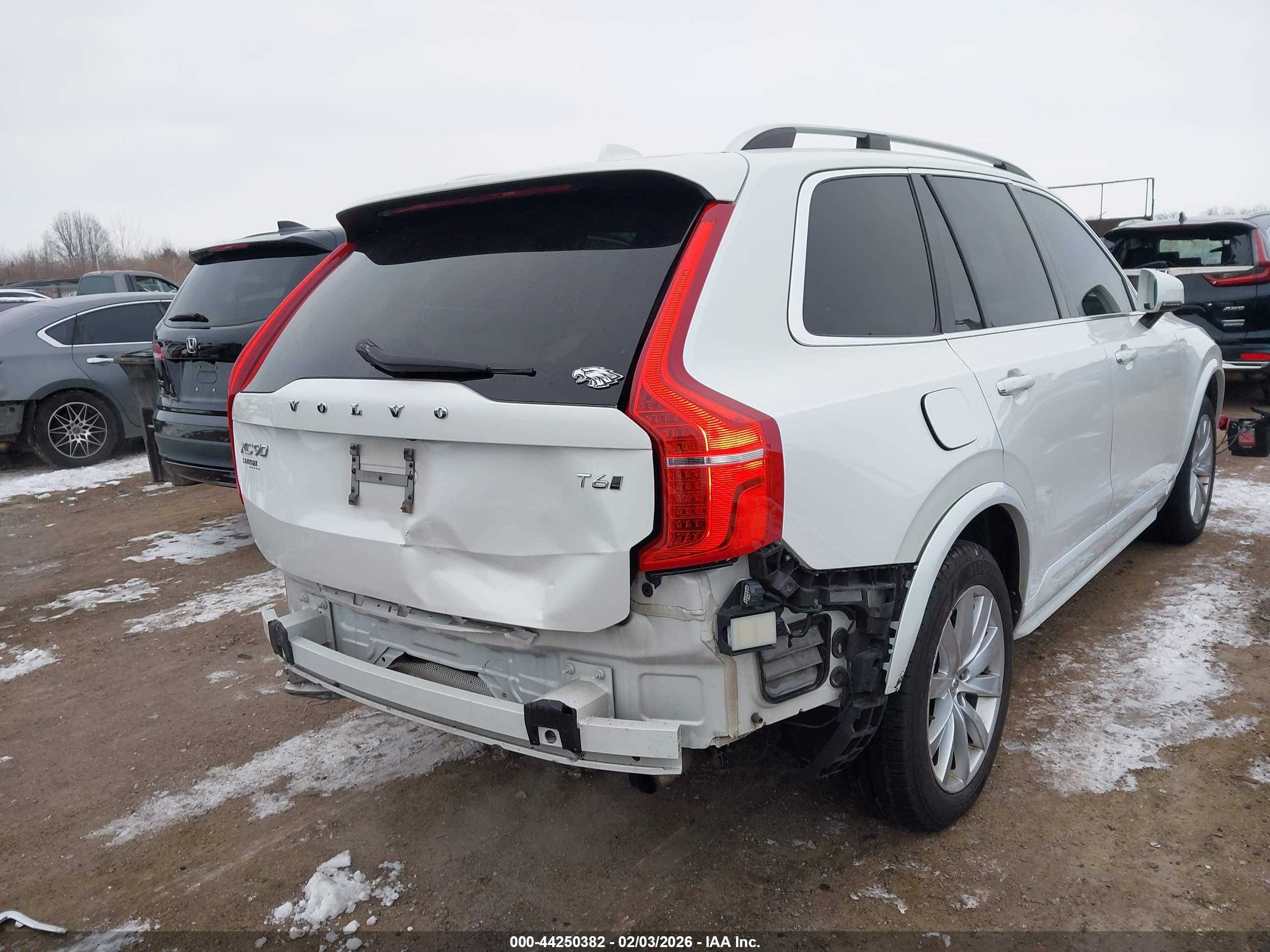 VOLVO XC90 image 6