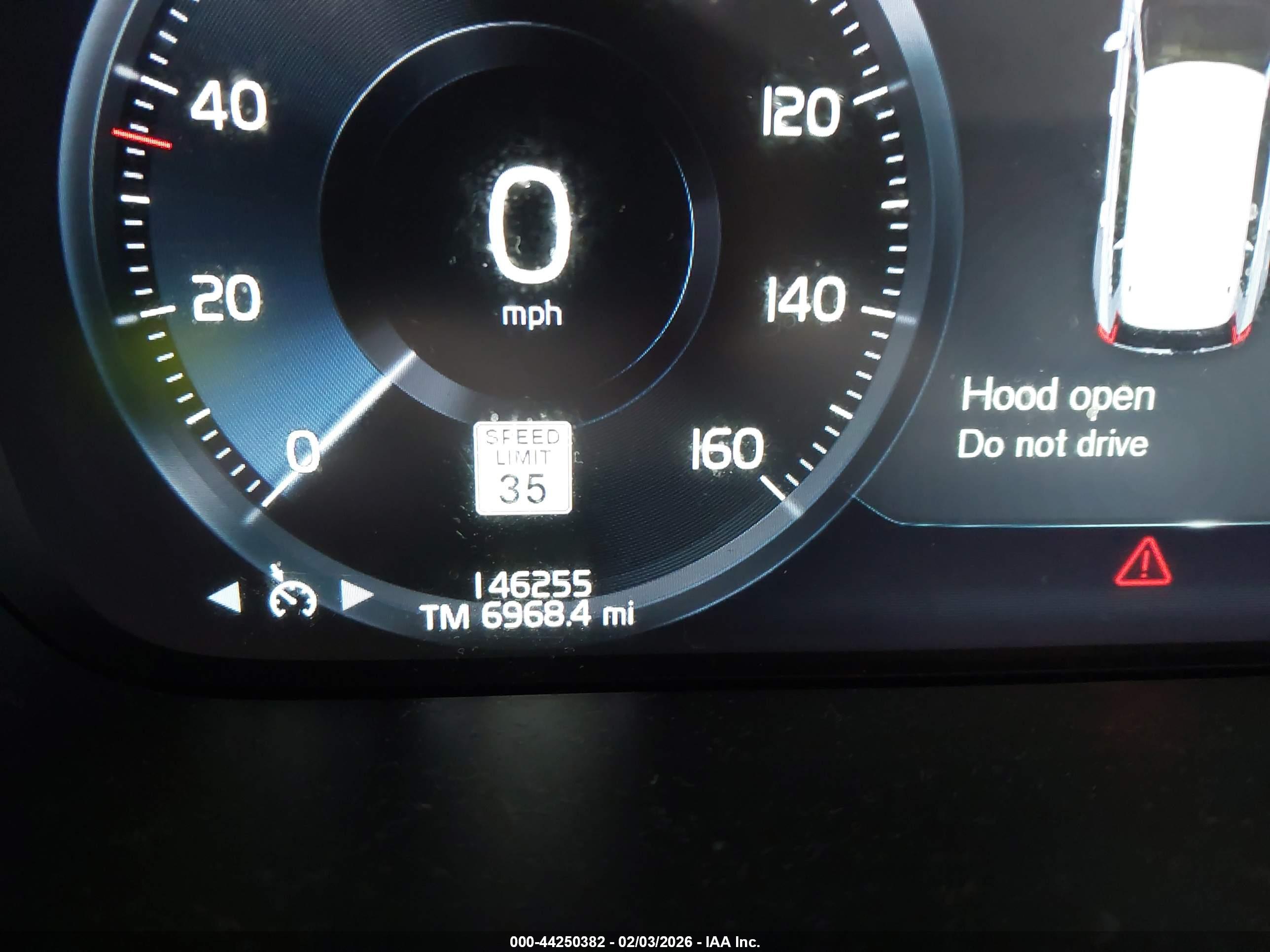 VOLVO XC90 image 7
