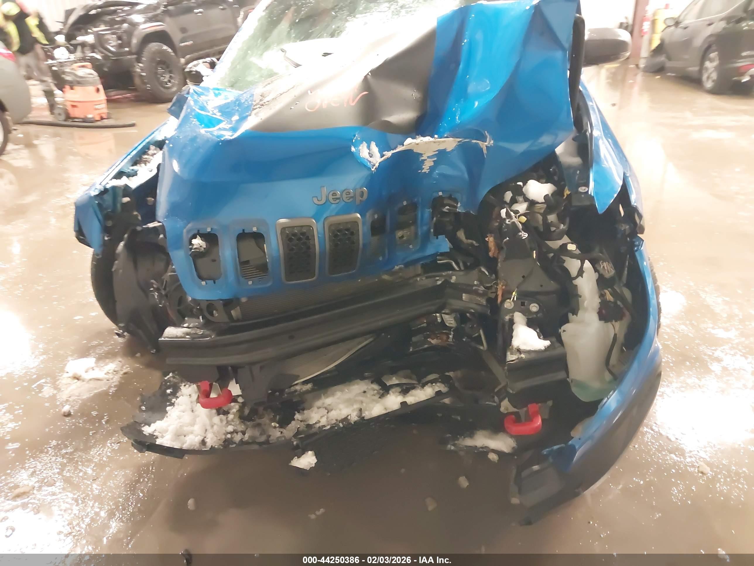 JEEP CHEROKEE image 6
