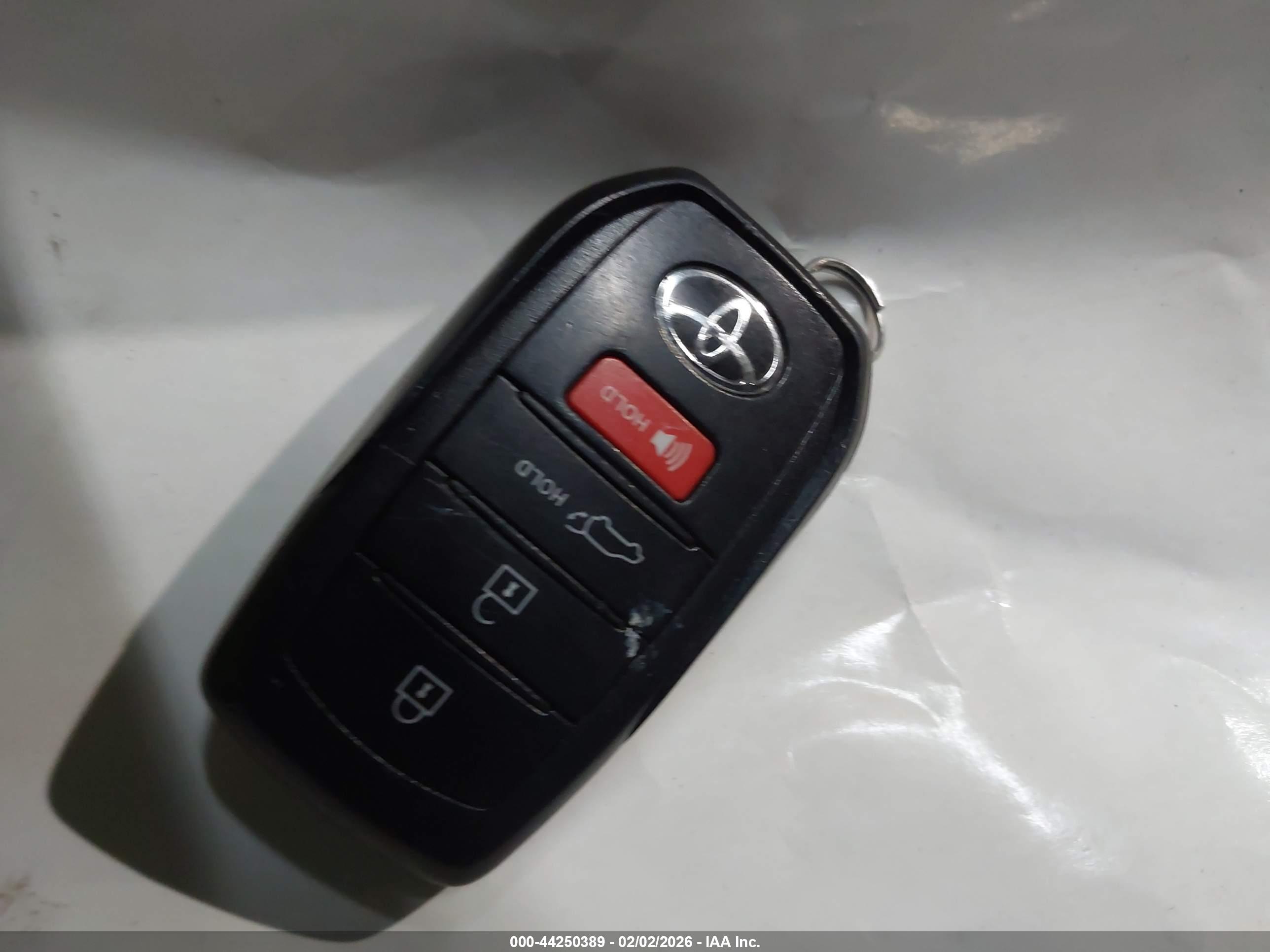 TOYOTA COROLLA image 11