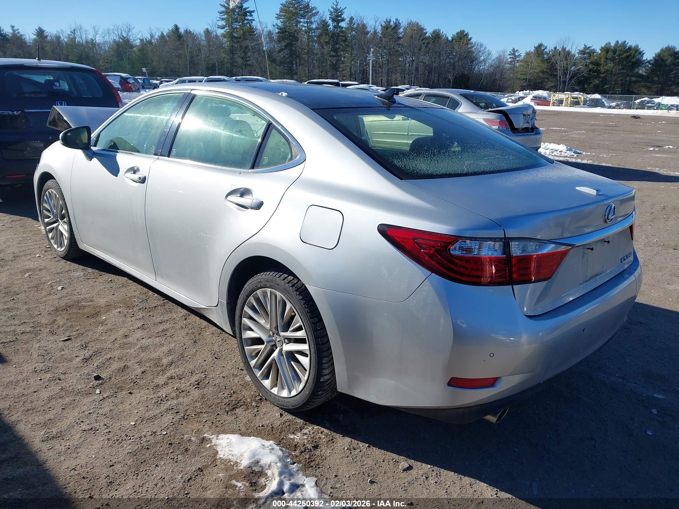 LEXUS ES image 3