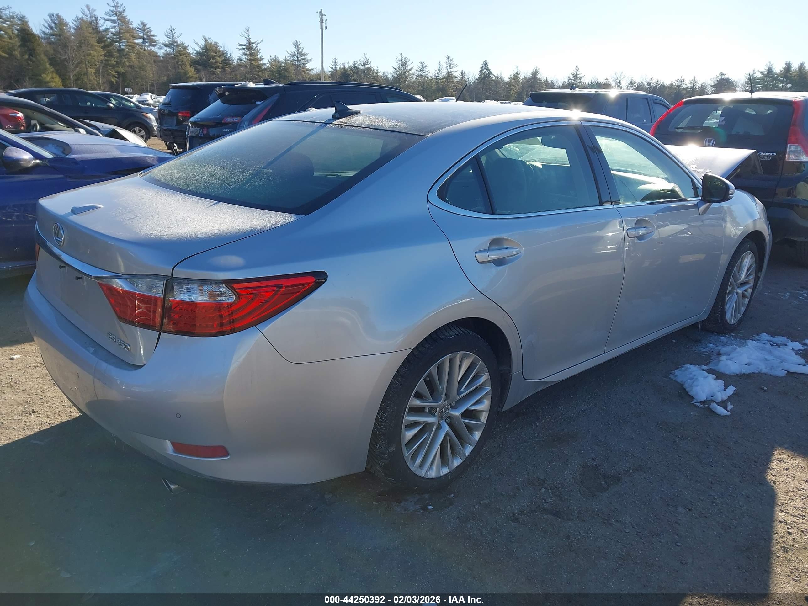 LEXUS ES image 4