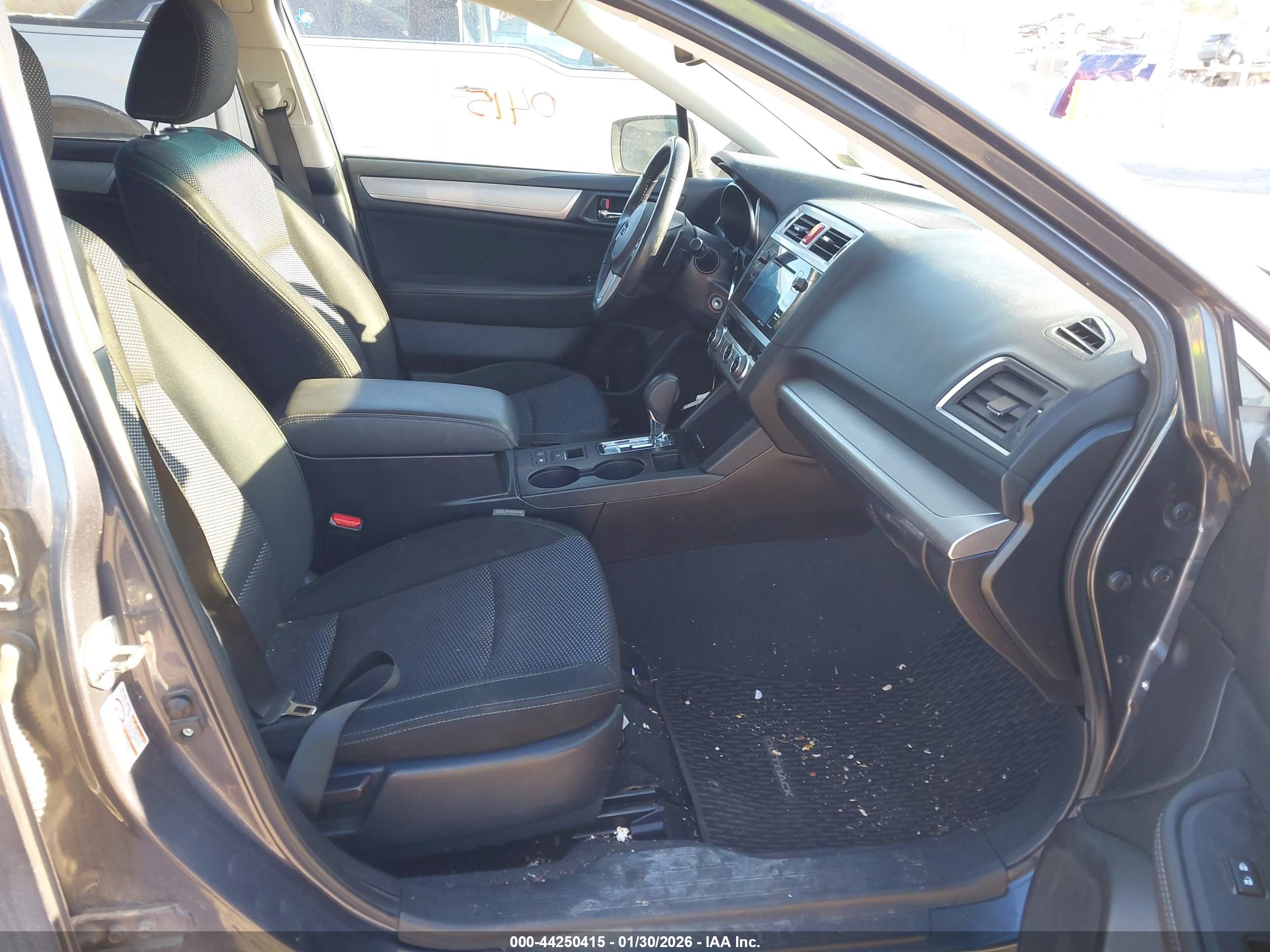 SUBARU OUTBACK image 5