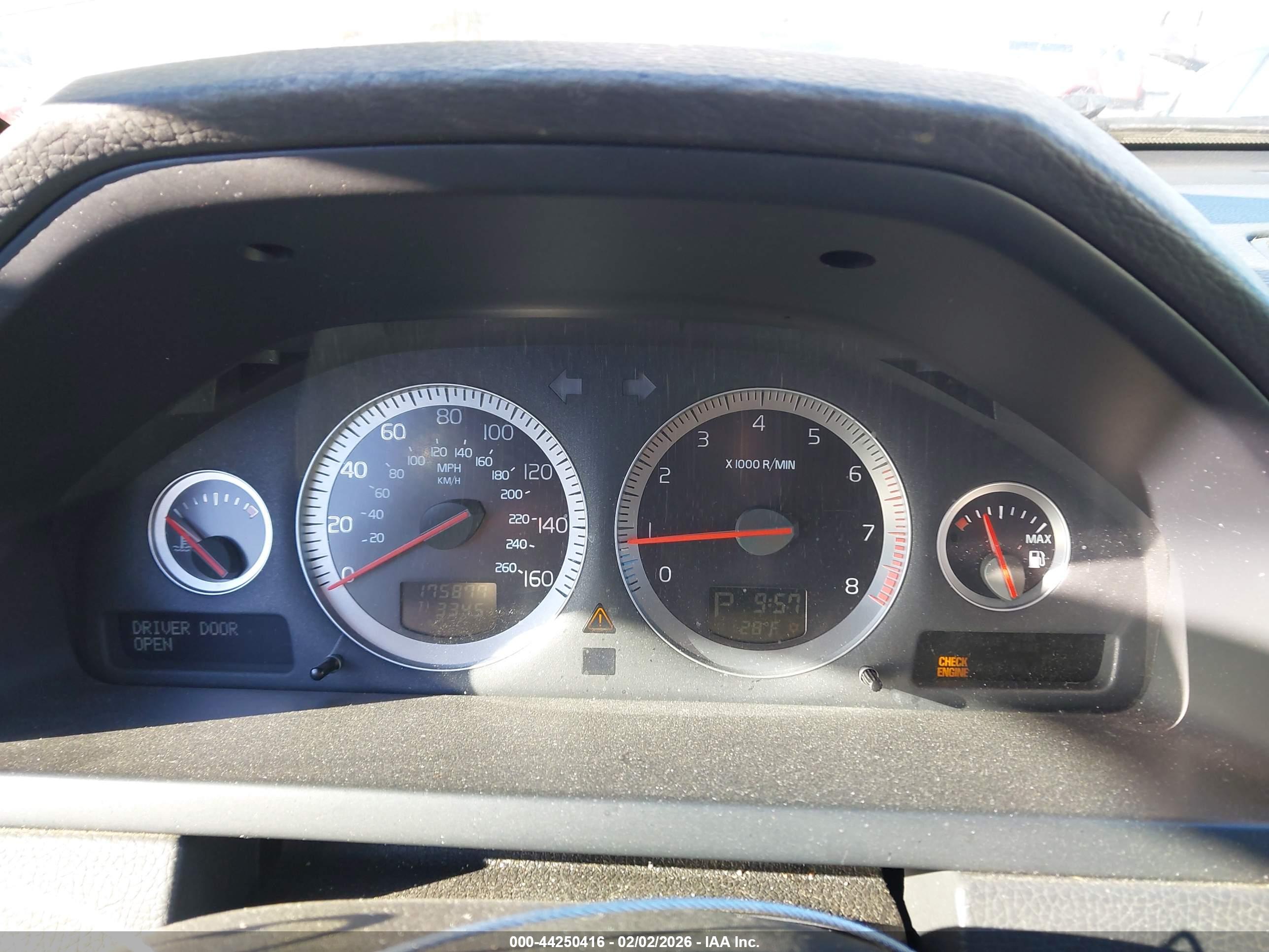 VOLVO XC90 image 7