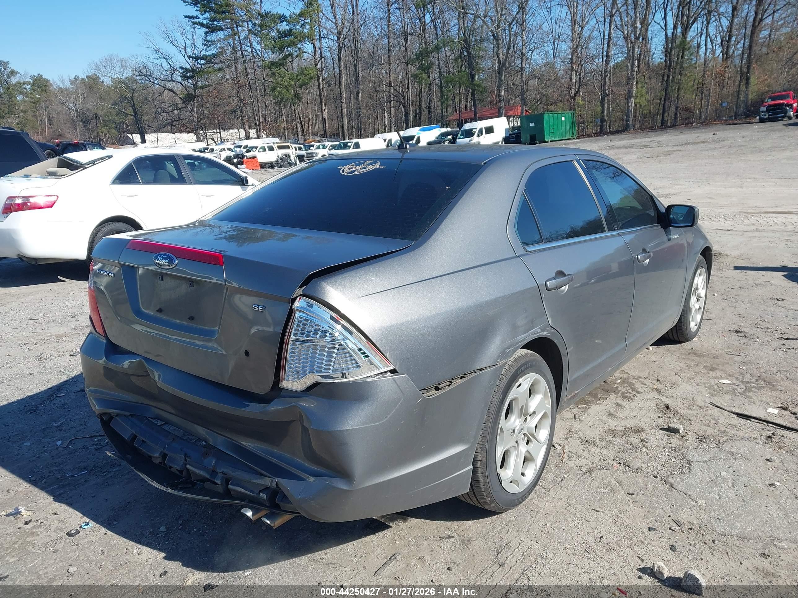 FORD FUSION image 6