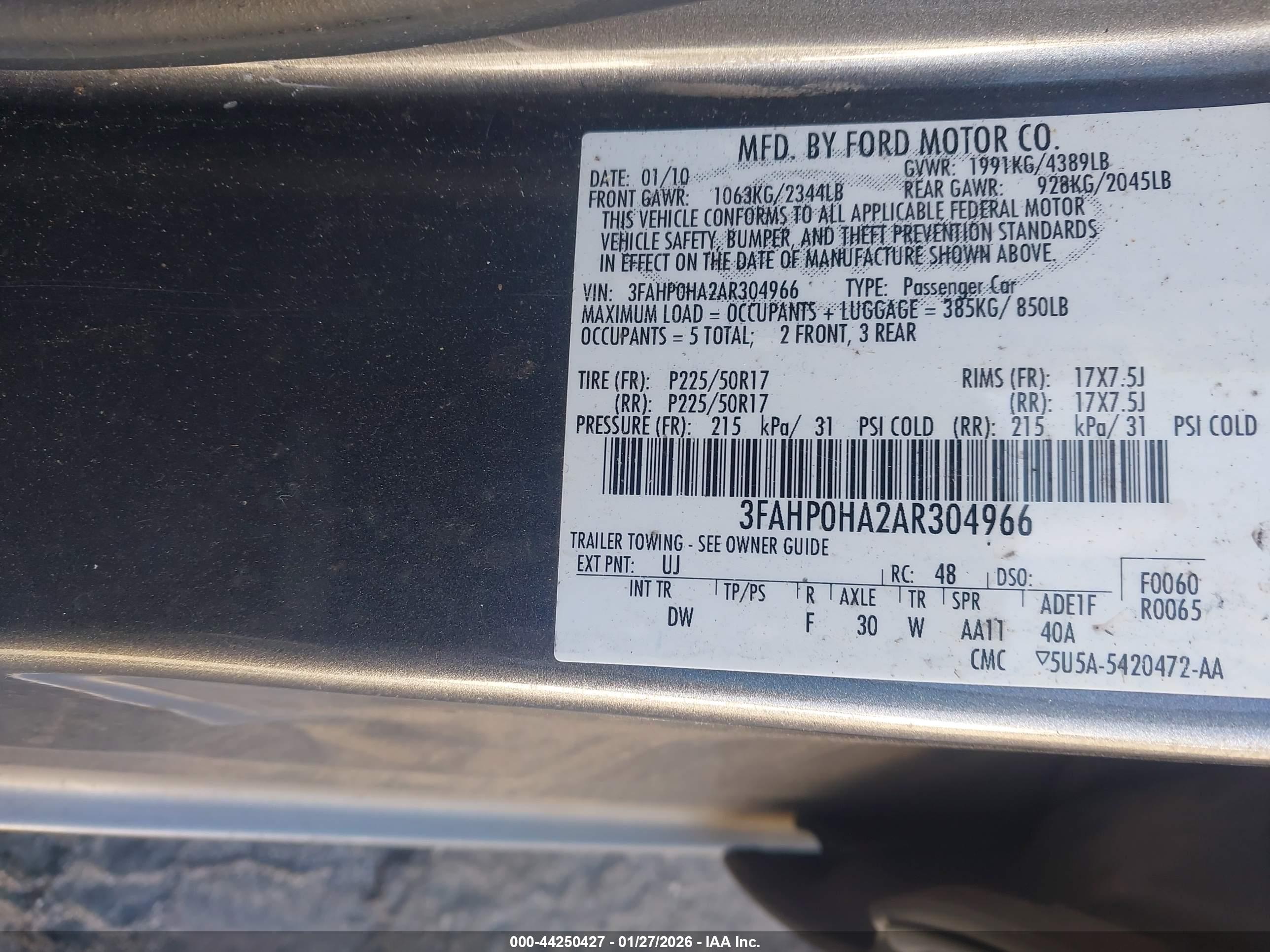 FORD FUSION image 9