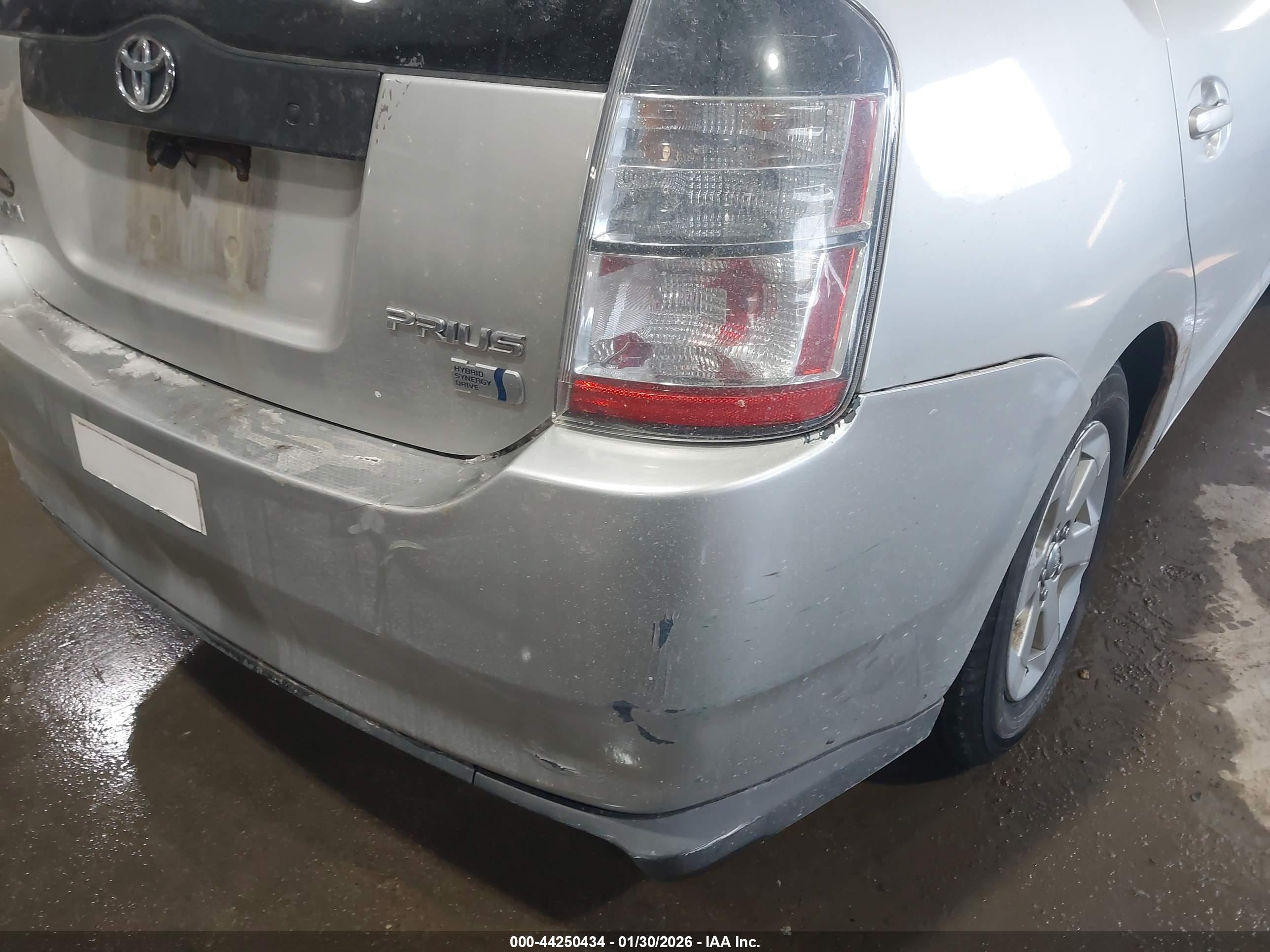 TOYOTA PRIUS image 6