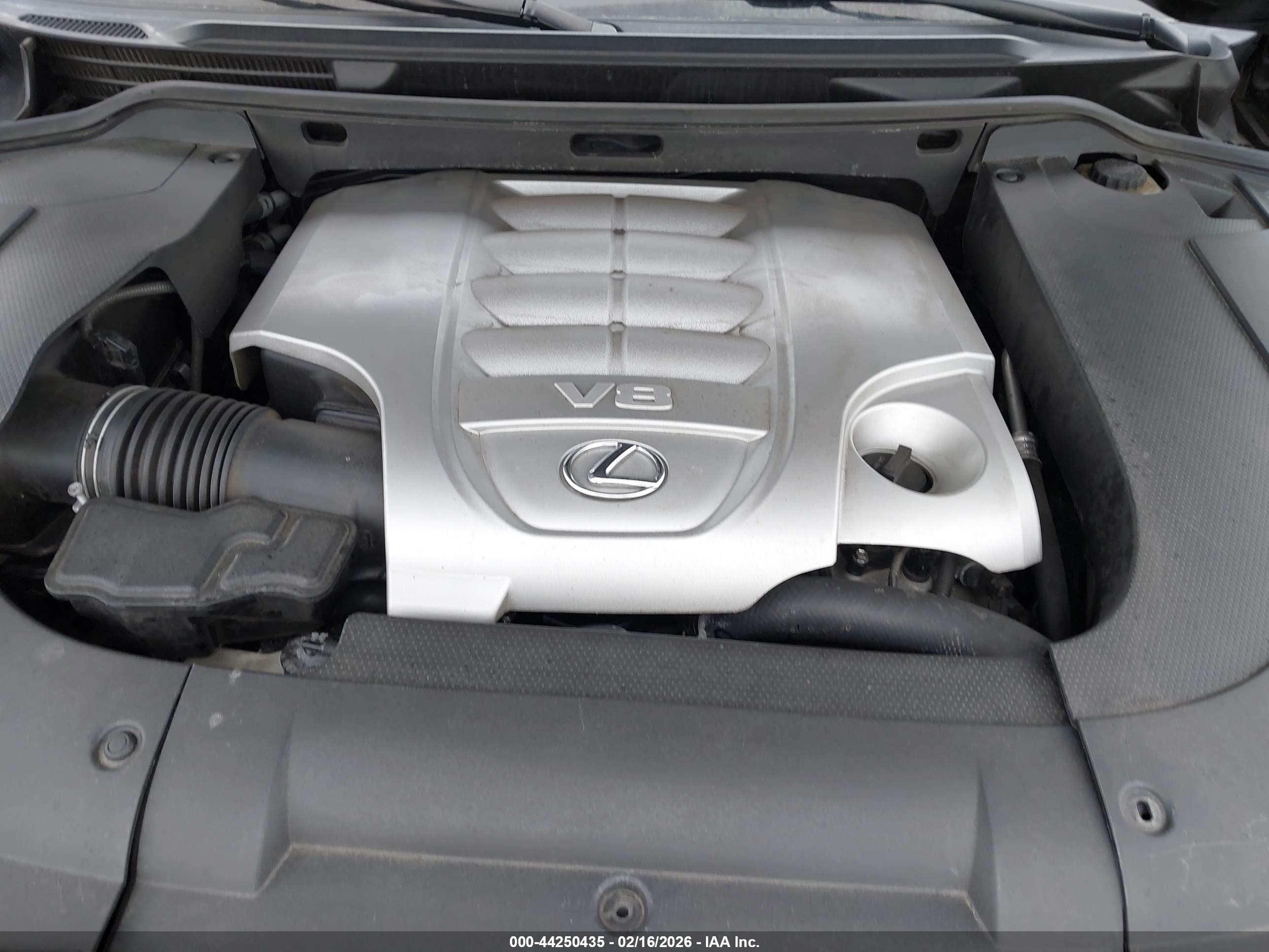 LEXUS LX image 10
