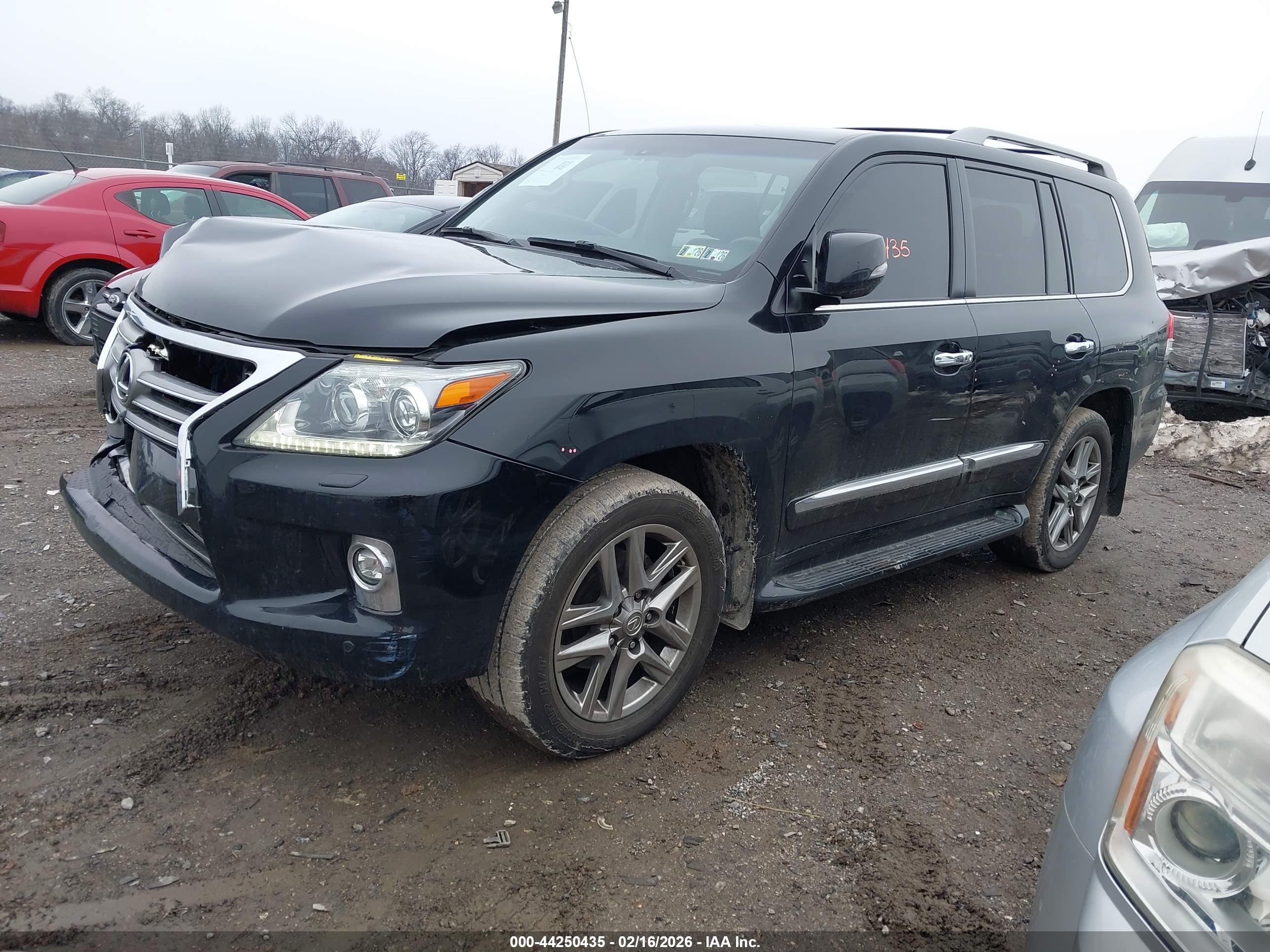 LEXUS LX image 2
