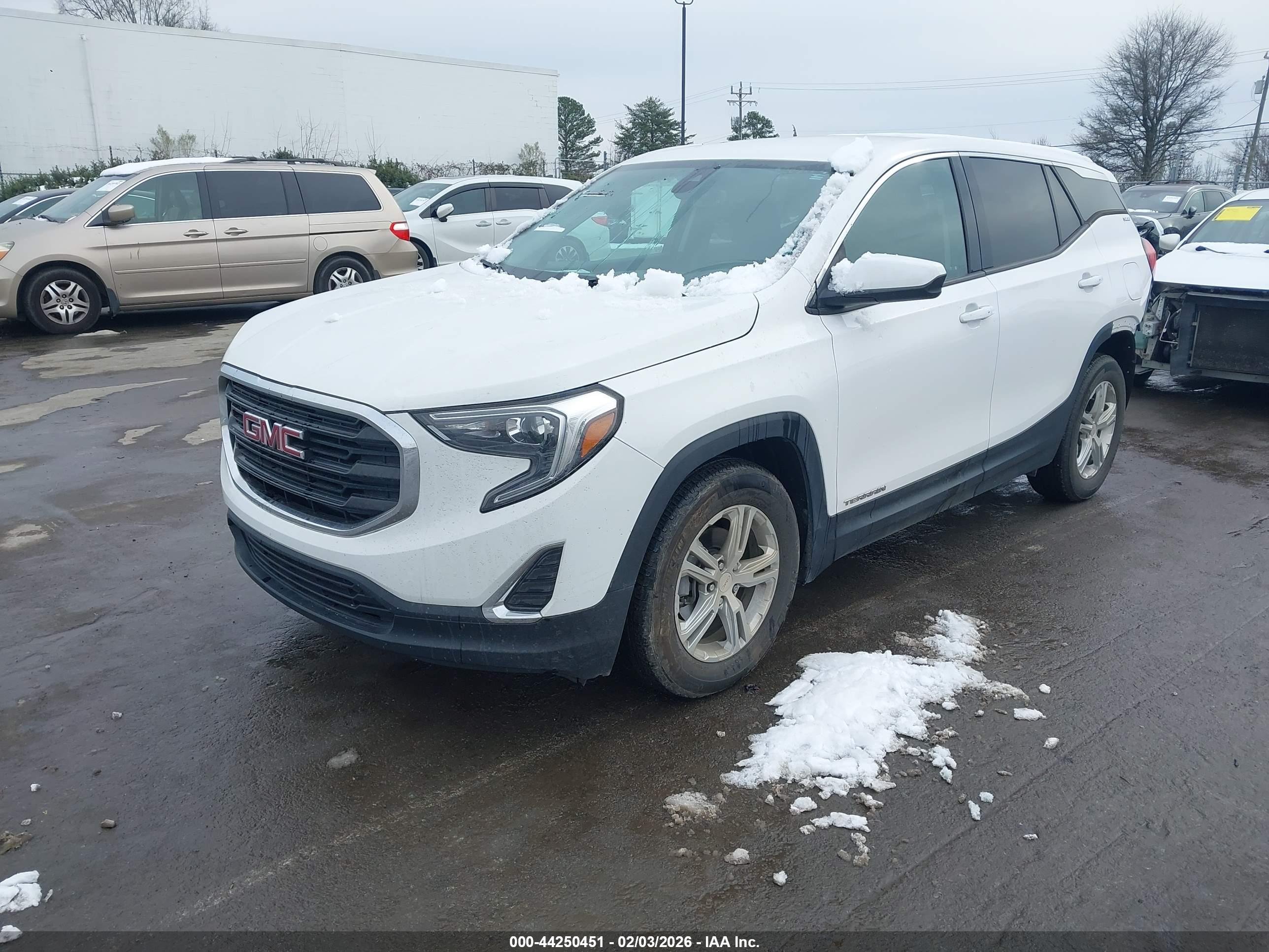GMC TERRAIN image 2