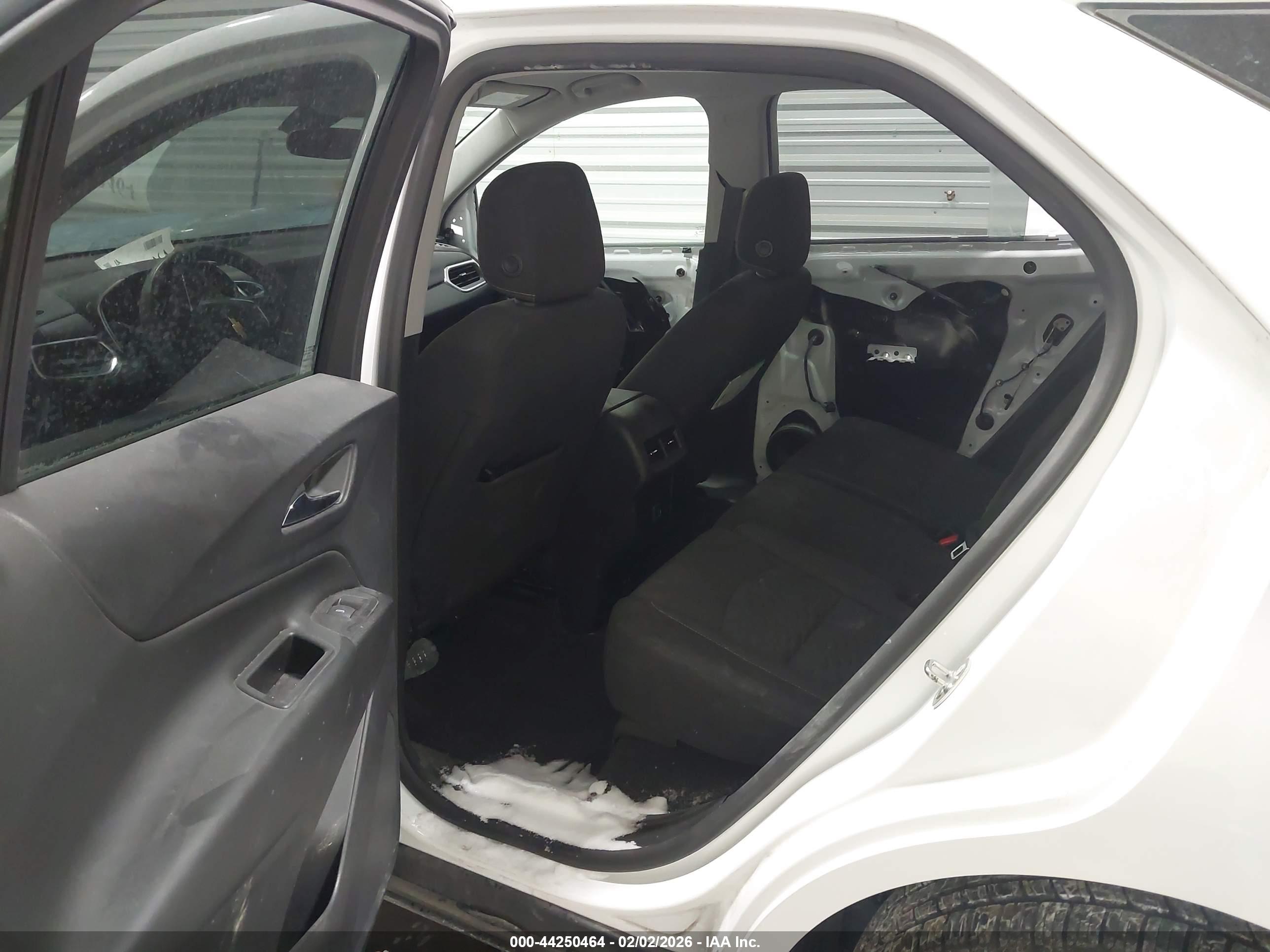 CHEVROLET EQUINOX image 8
