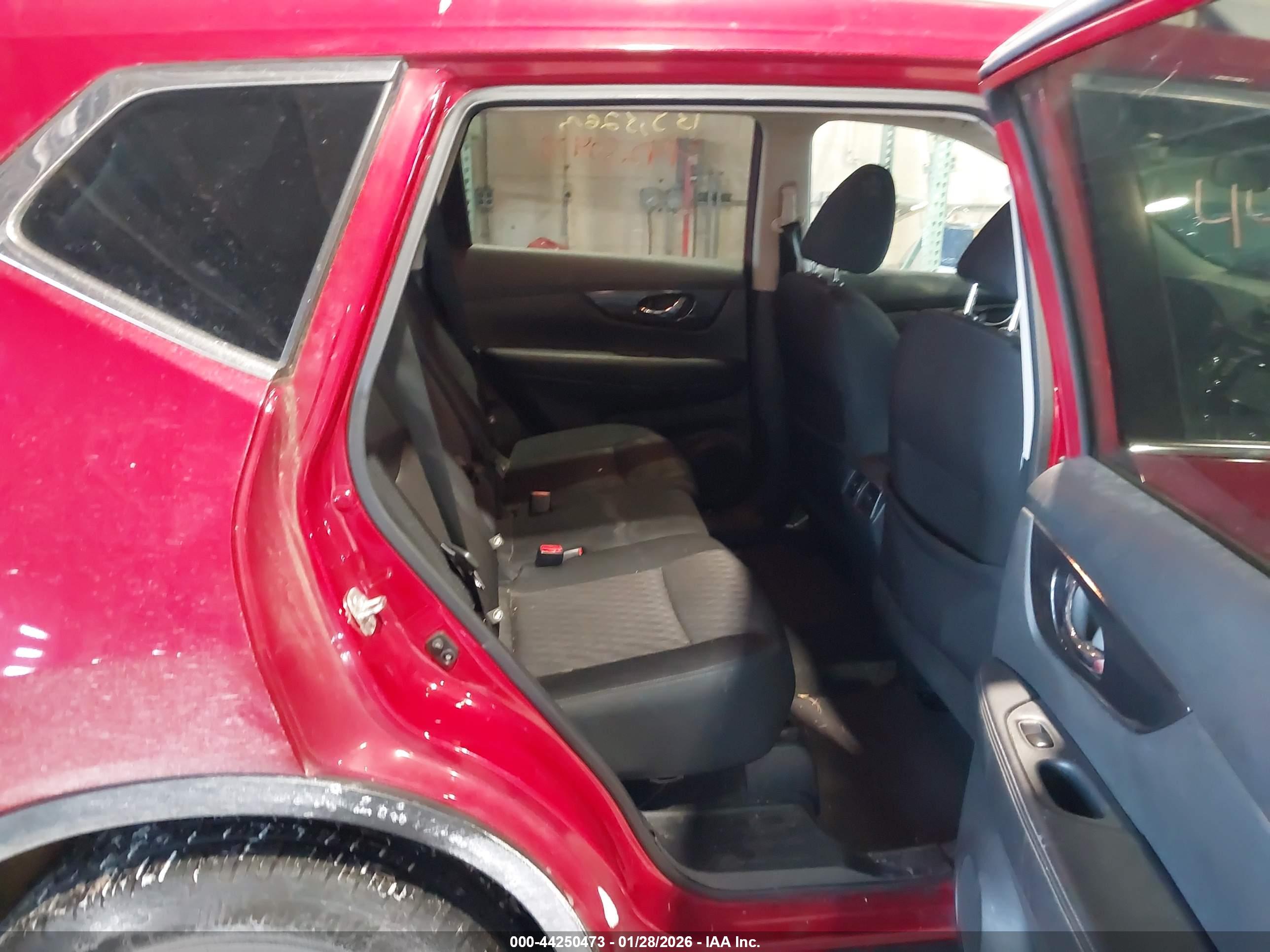 NISSAN ROGUE image 8