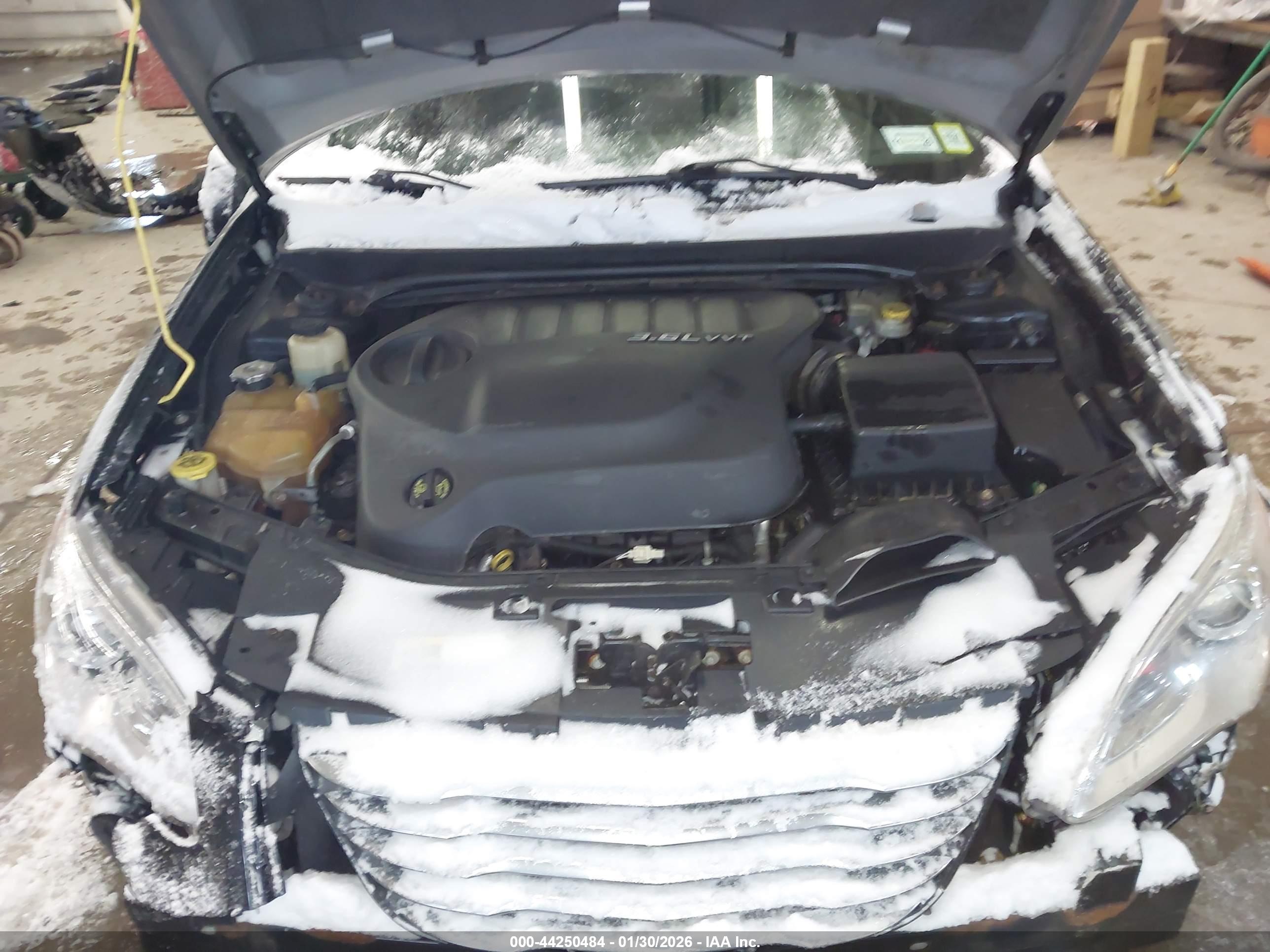 CHRYSLER 200 image 10