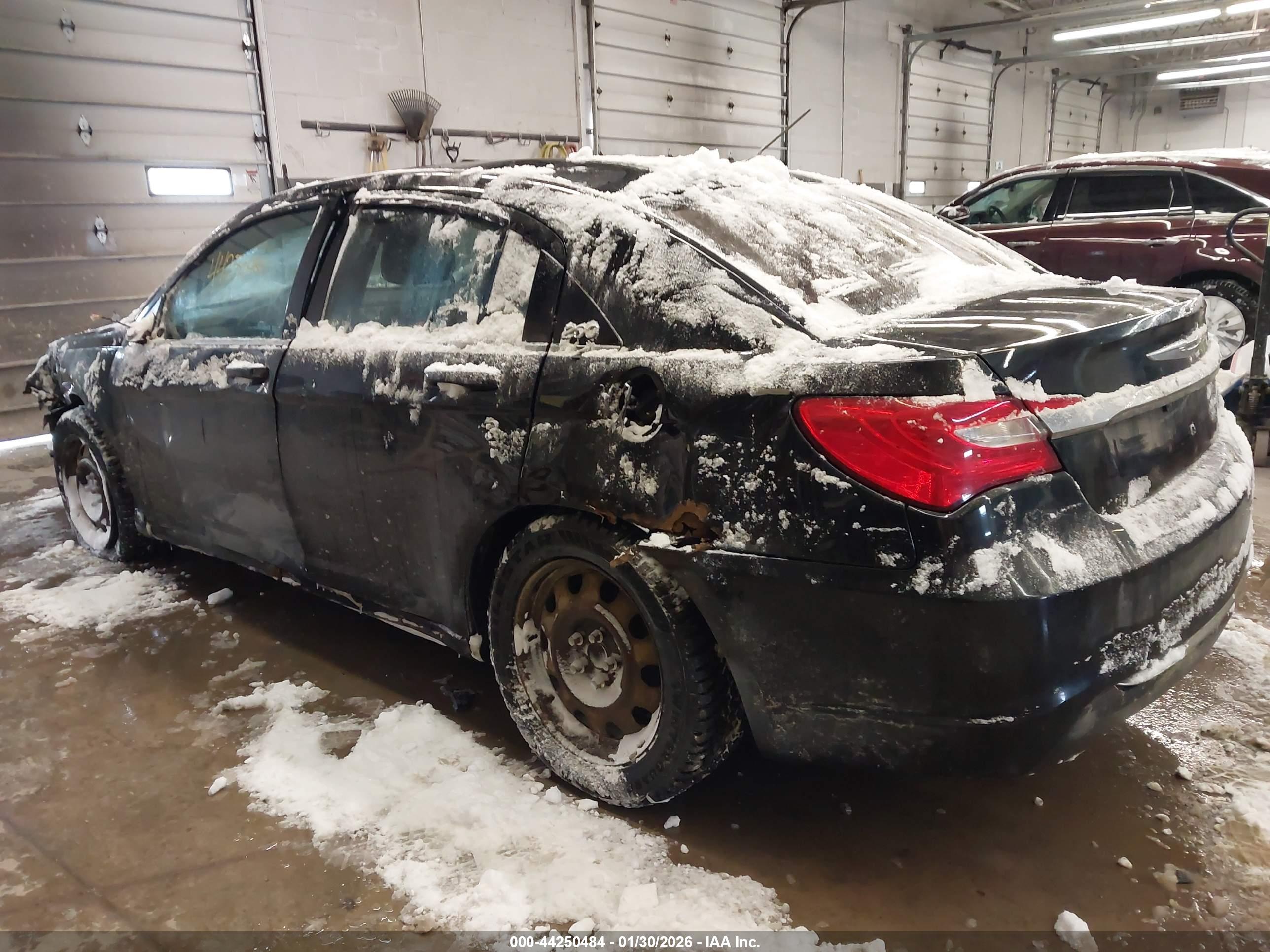 CHRYSLER 200 image 3