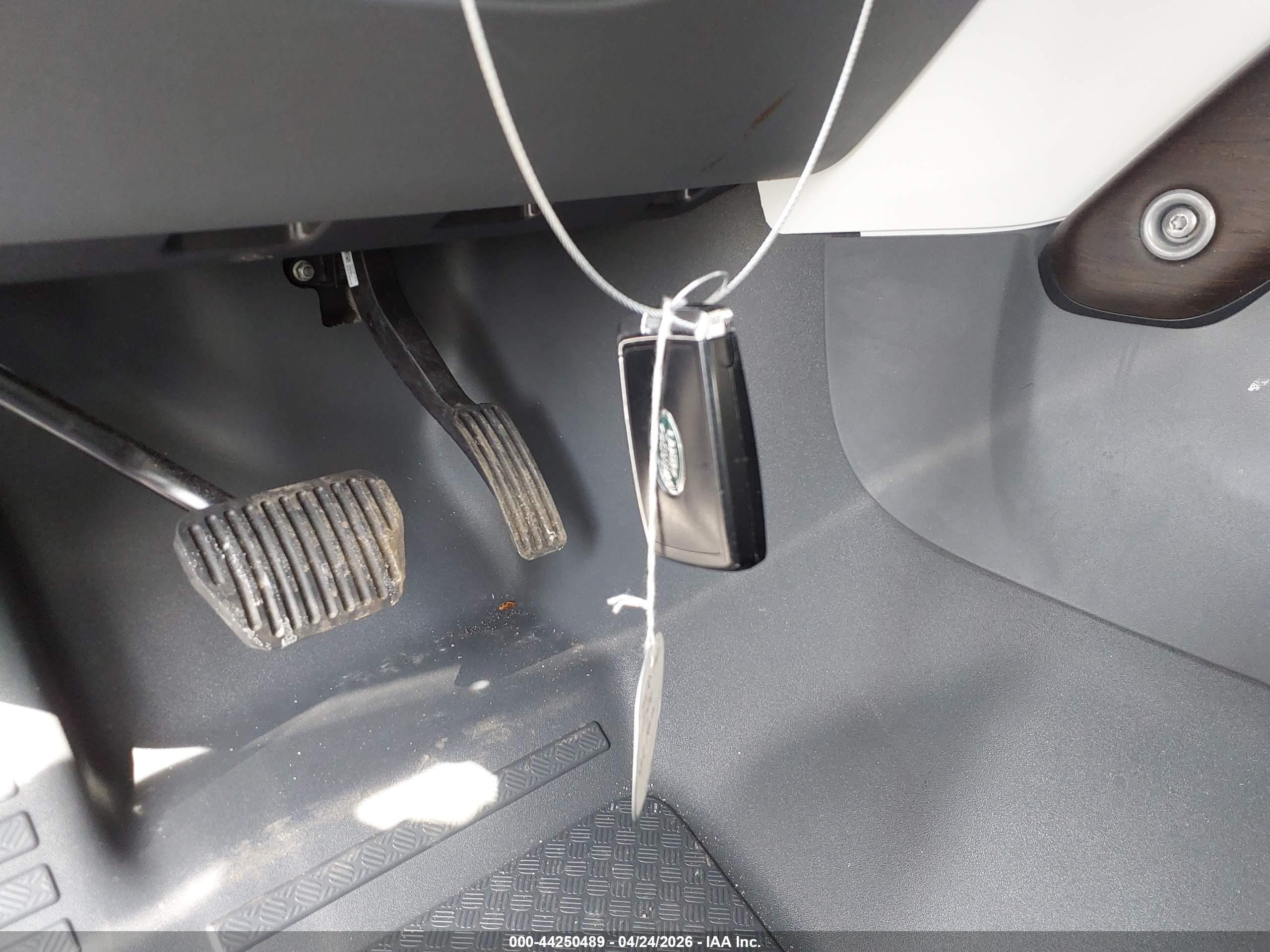 LAND ROVER image 11
