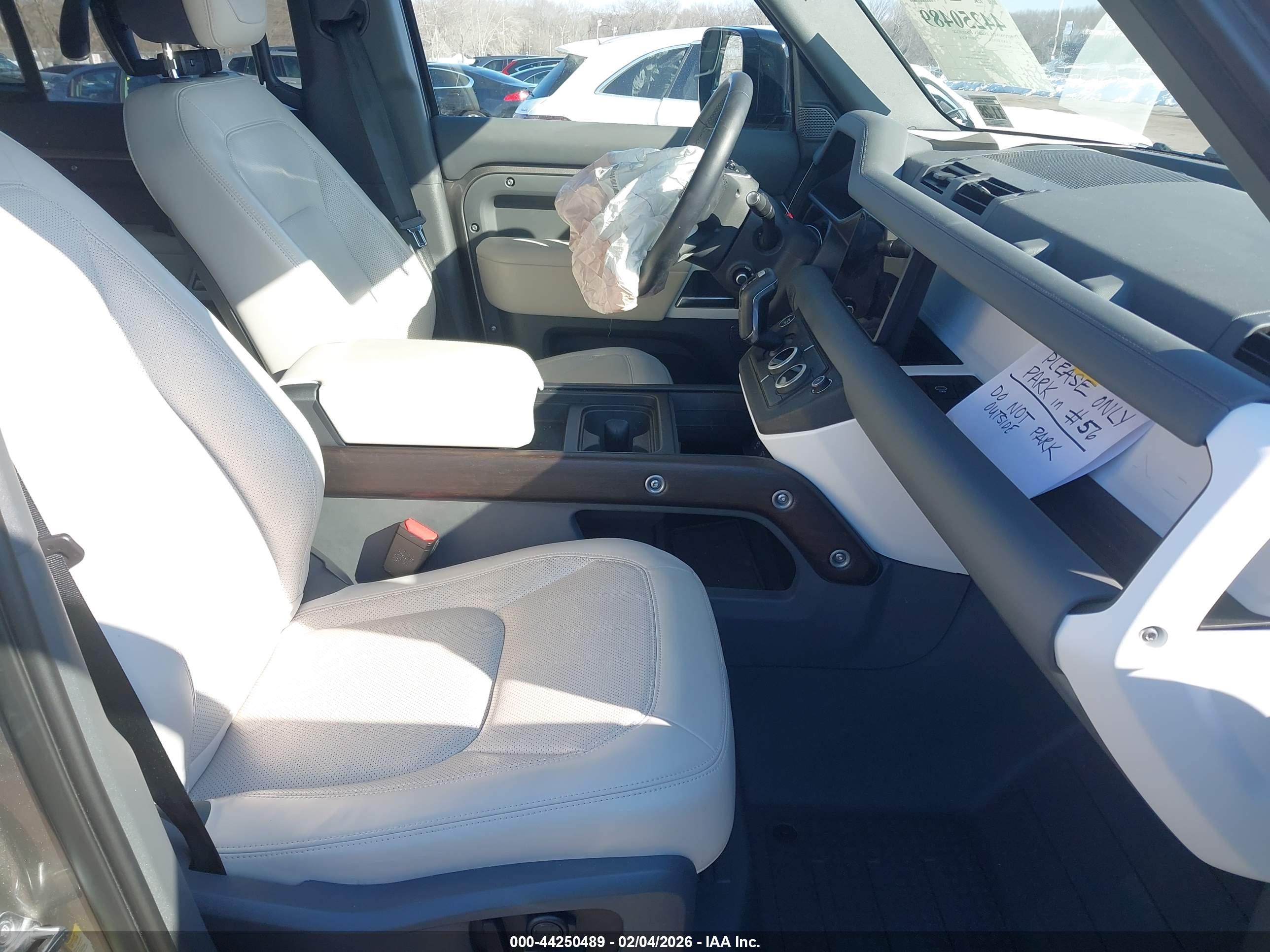 LAND ROVER image 5