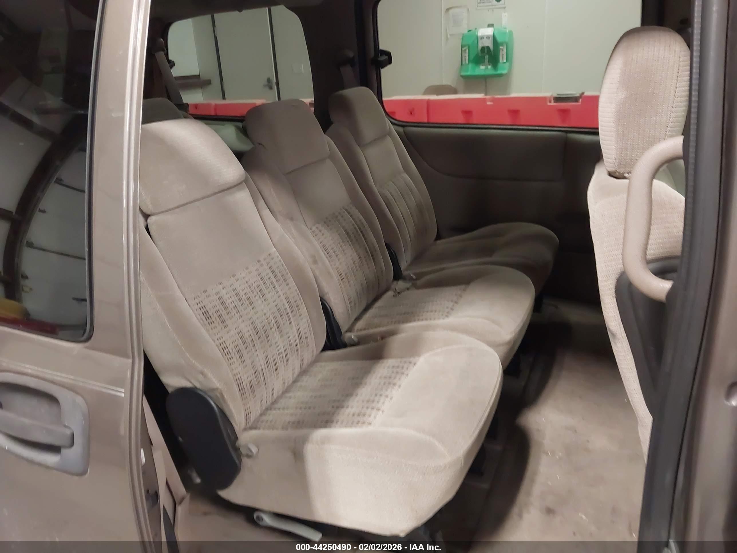 CHEVROLET VENTURE image 8
