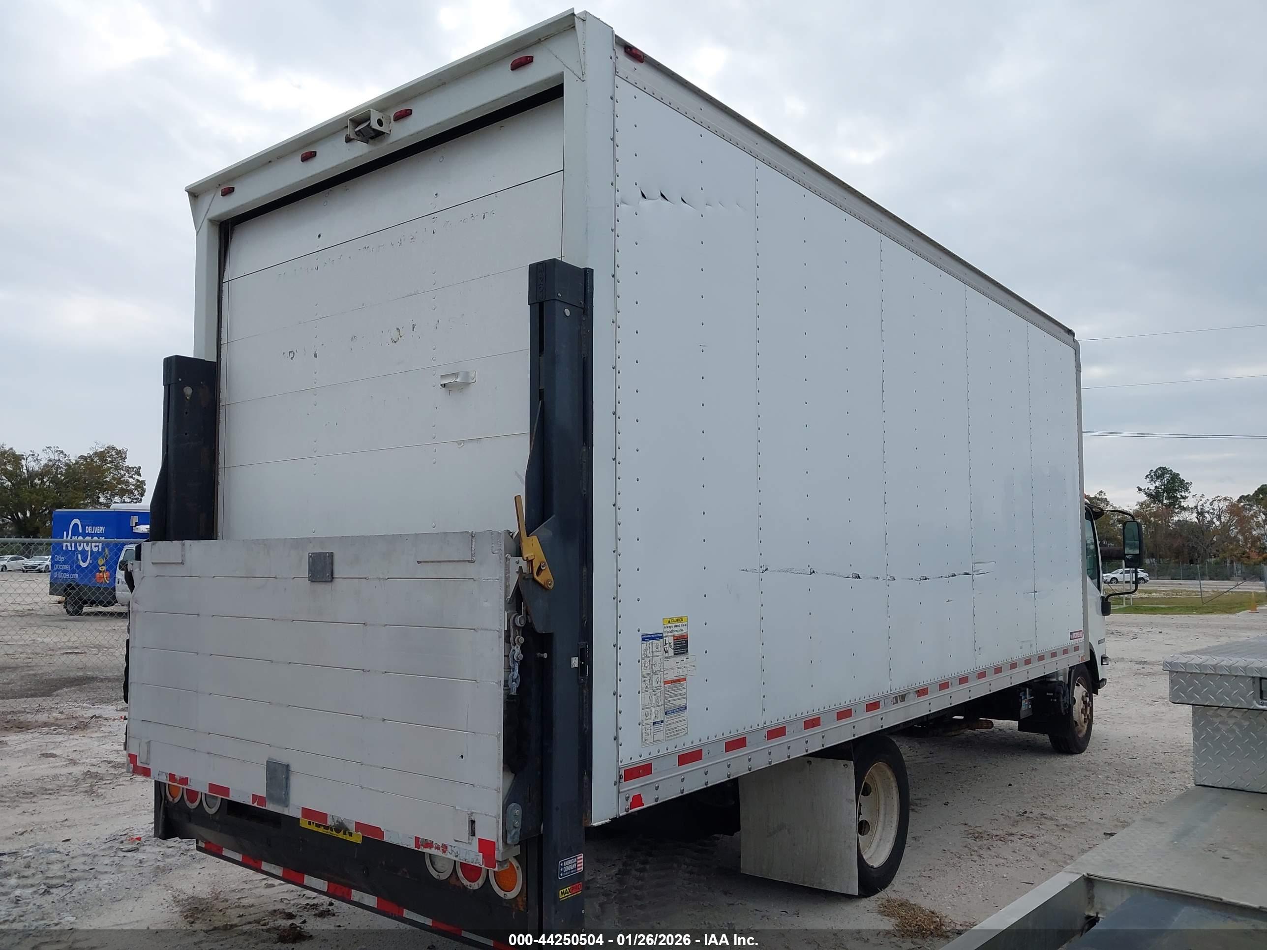 ISUZU NPR image 4