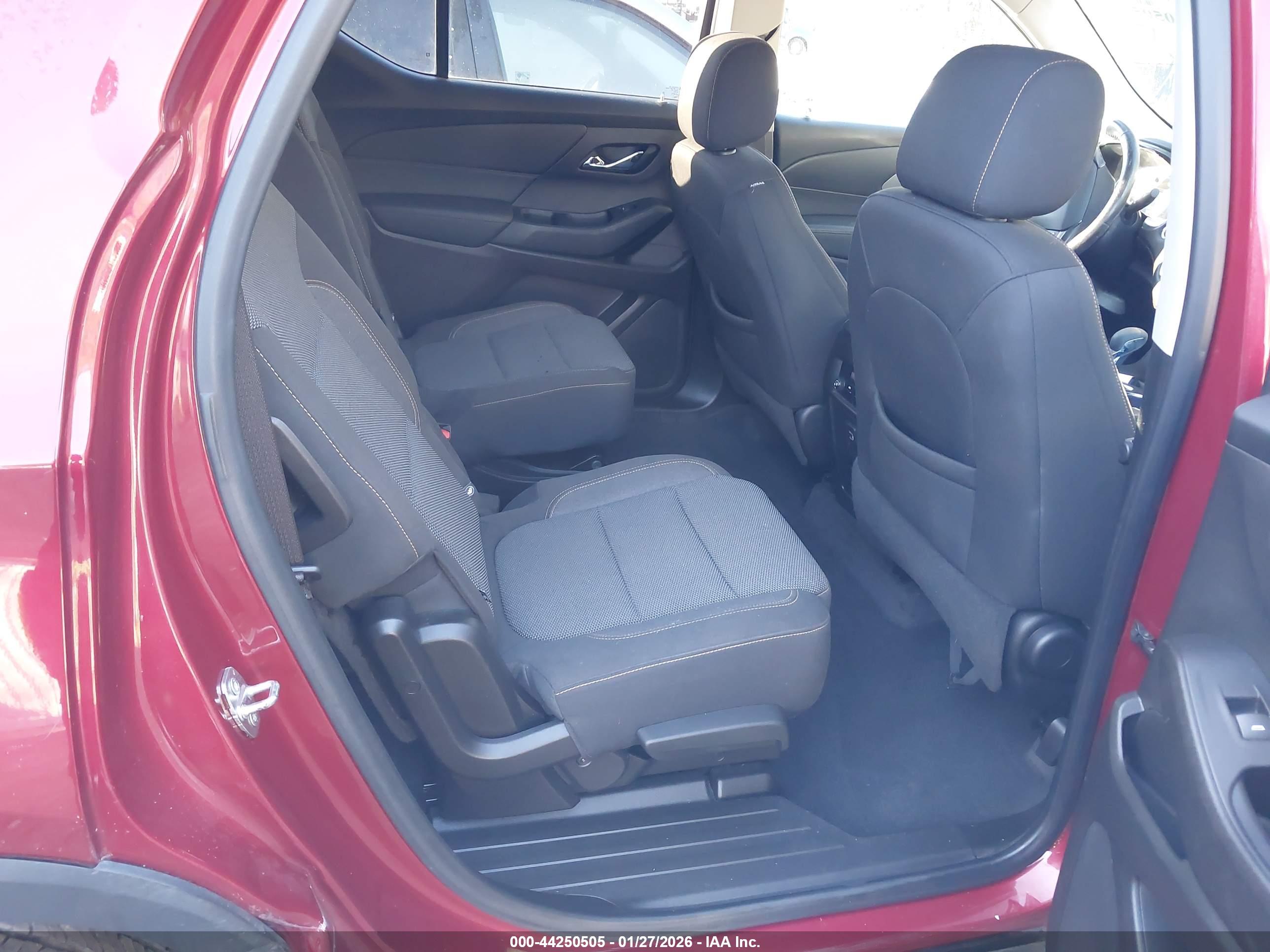 CHEVROLET TRAVERSE image 8