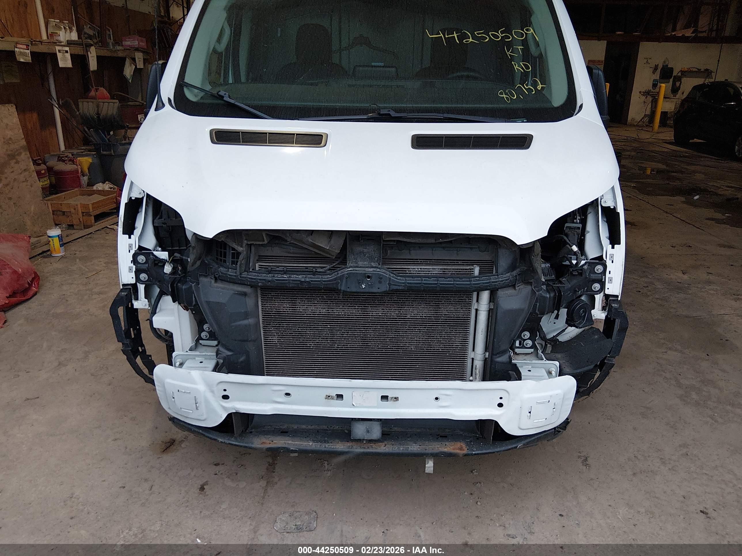 FORD TRANSIT-150 image 6