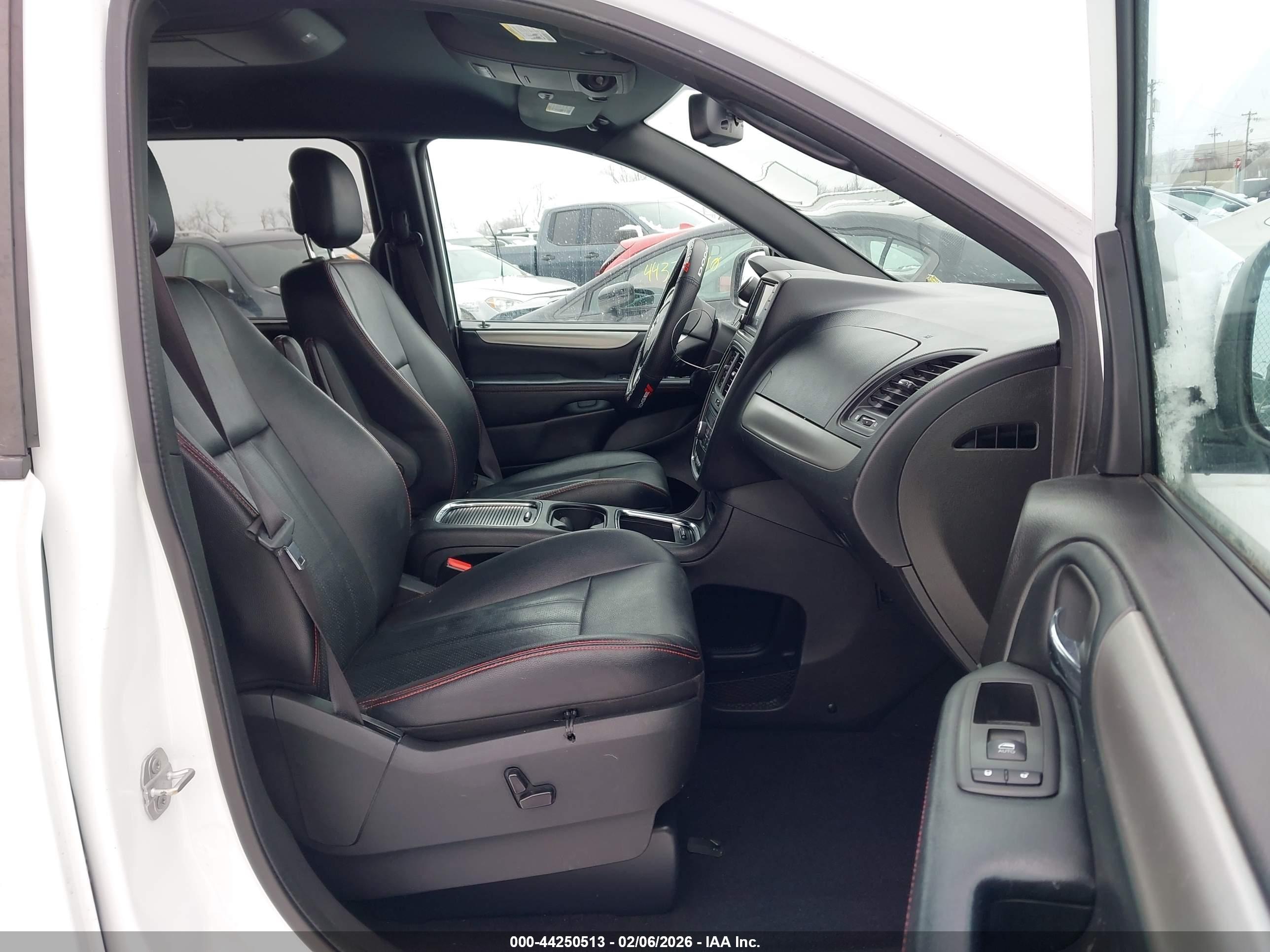 DODGE GRAND image 5