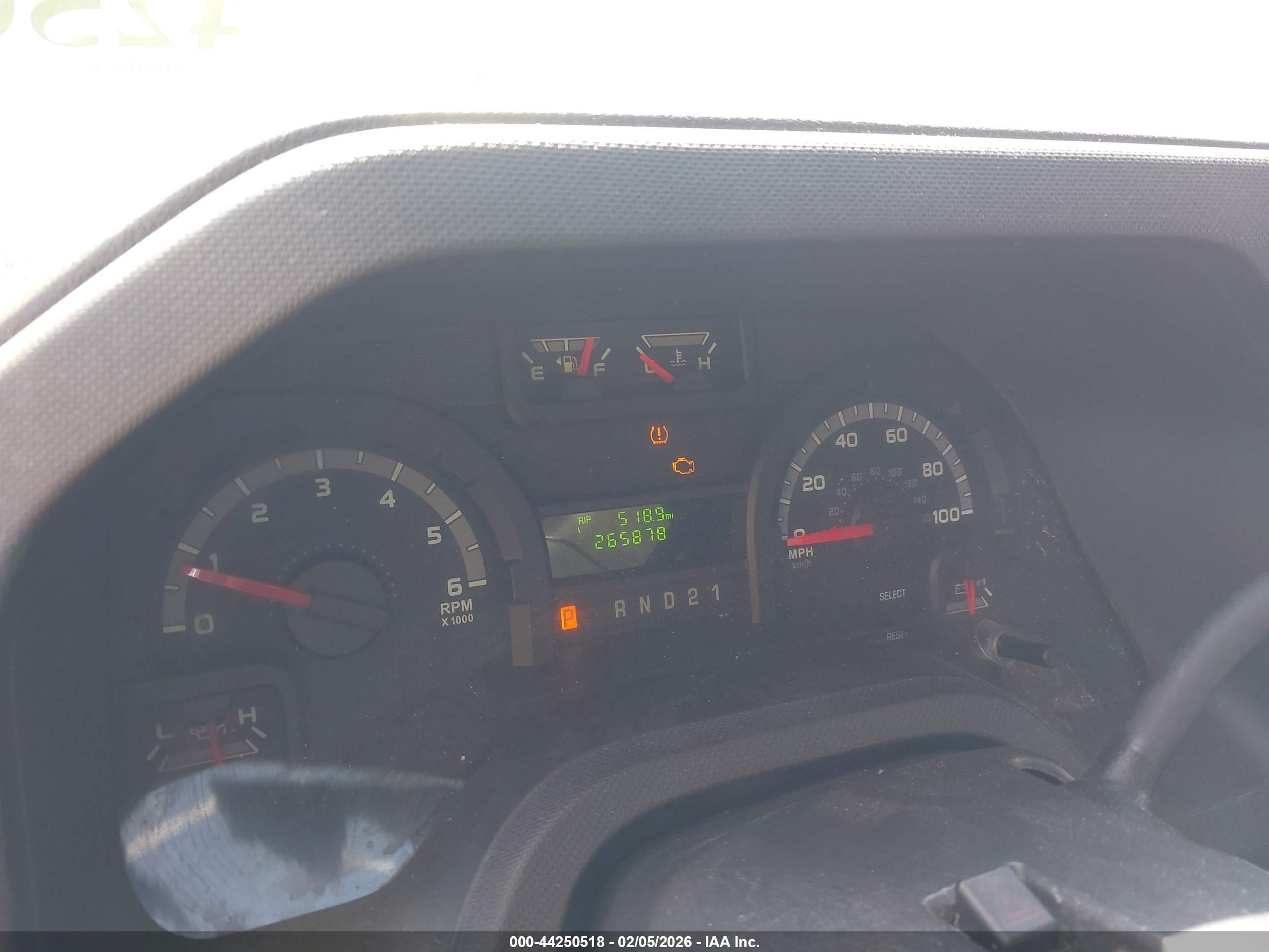 FORD E-250 image 7